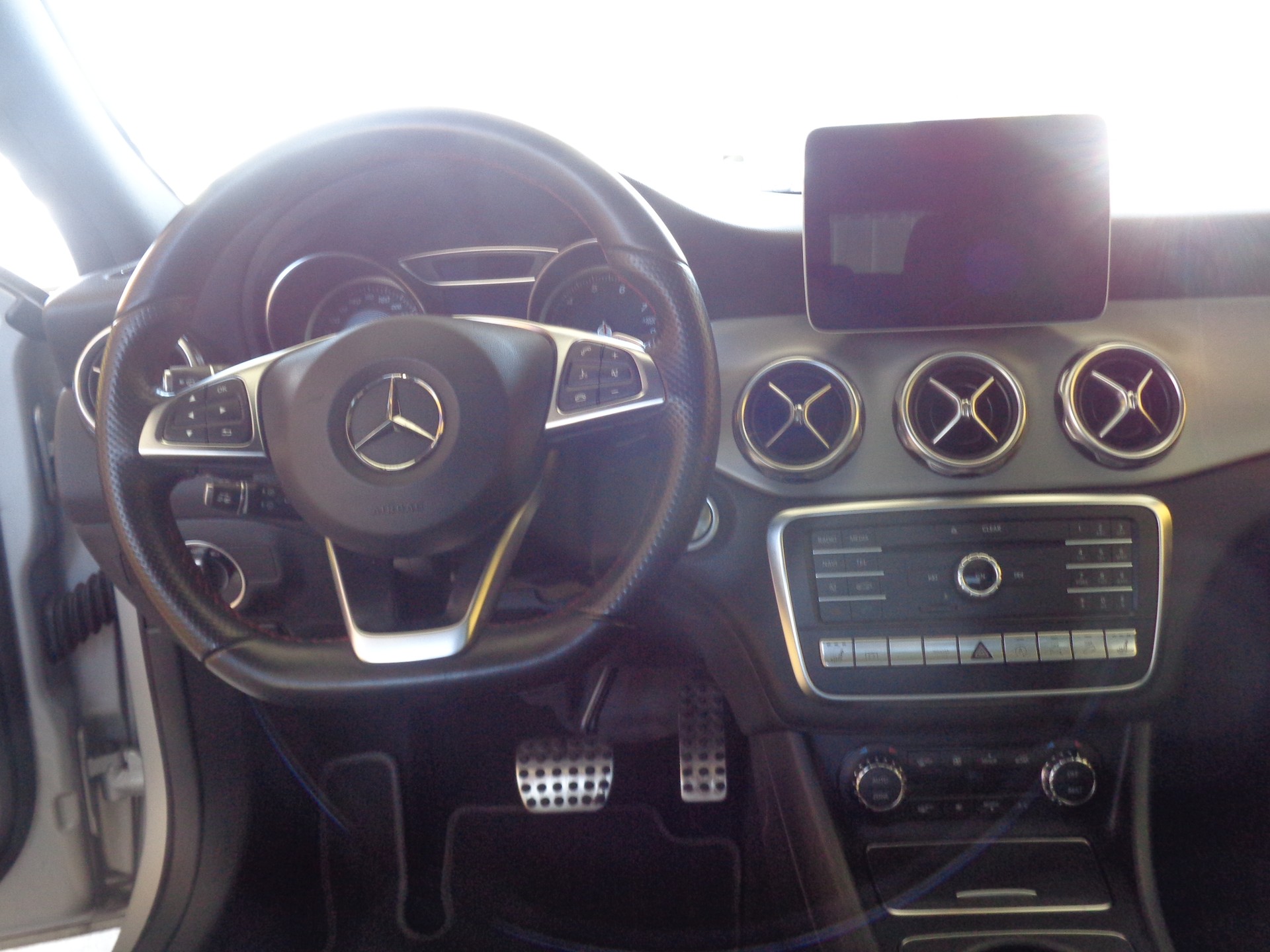 MERCEDES-BENZ GLA 220 AMG Line 4Matic 7G-DCT-image-11