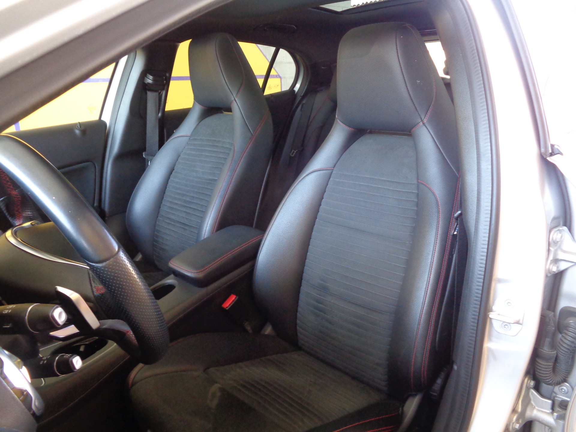 MERCEDES-BENZ GLA 220 AMG Line 4Matic 7G-DCT-image-8