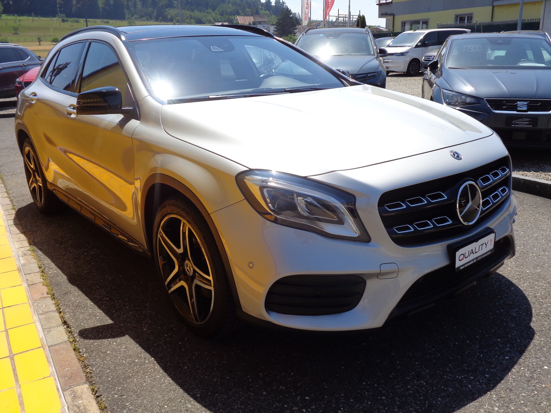 MERCEDES-BENZ GLA 220 AMG Line 4Matic 7G-DCT-image-2