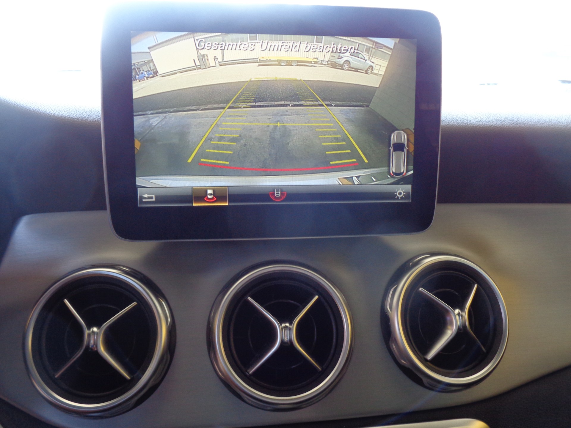 MERCEDES-BENZ GLA 220 AMG Line 4Matic 7G-DCT-image-13