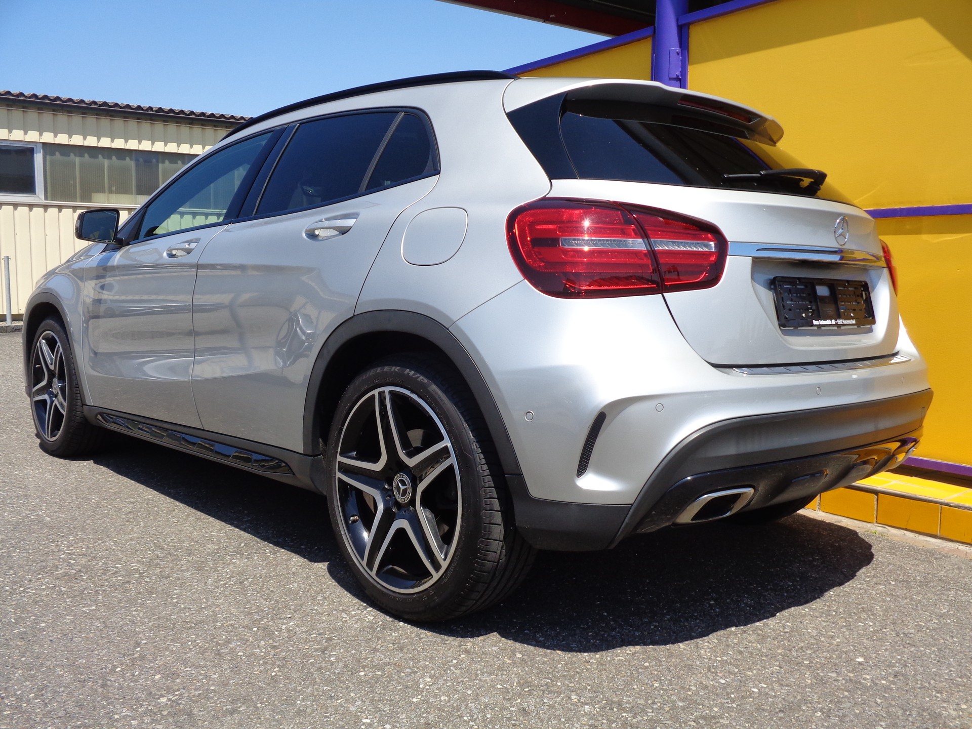 MERCEDES-BENZ GLA 220 AMG Line 4Matic 7G-DCT-image-5