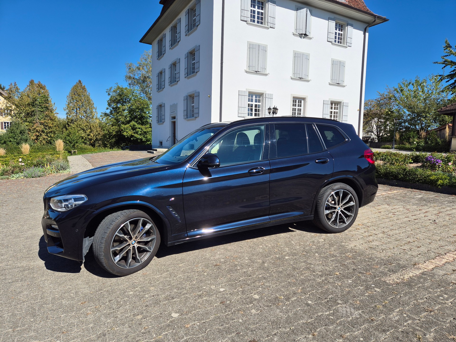 BMW 30d xDrive-image-0