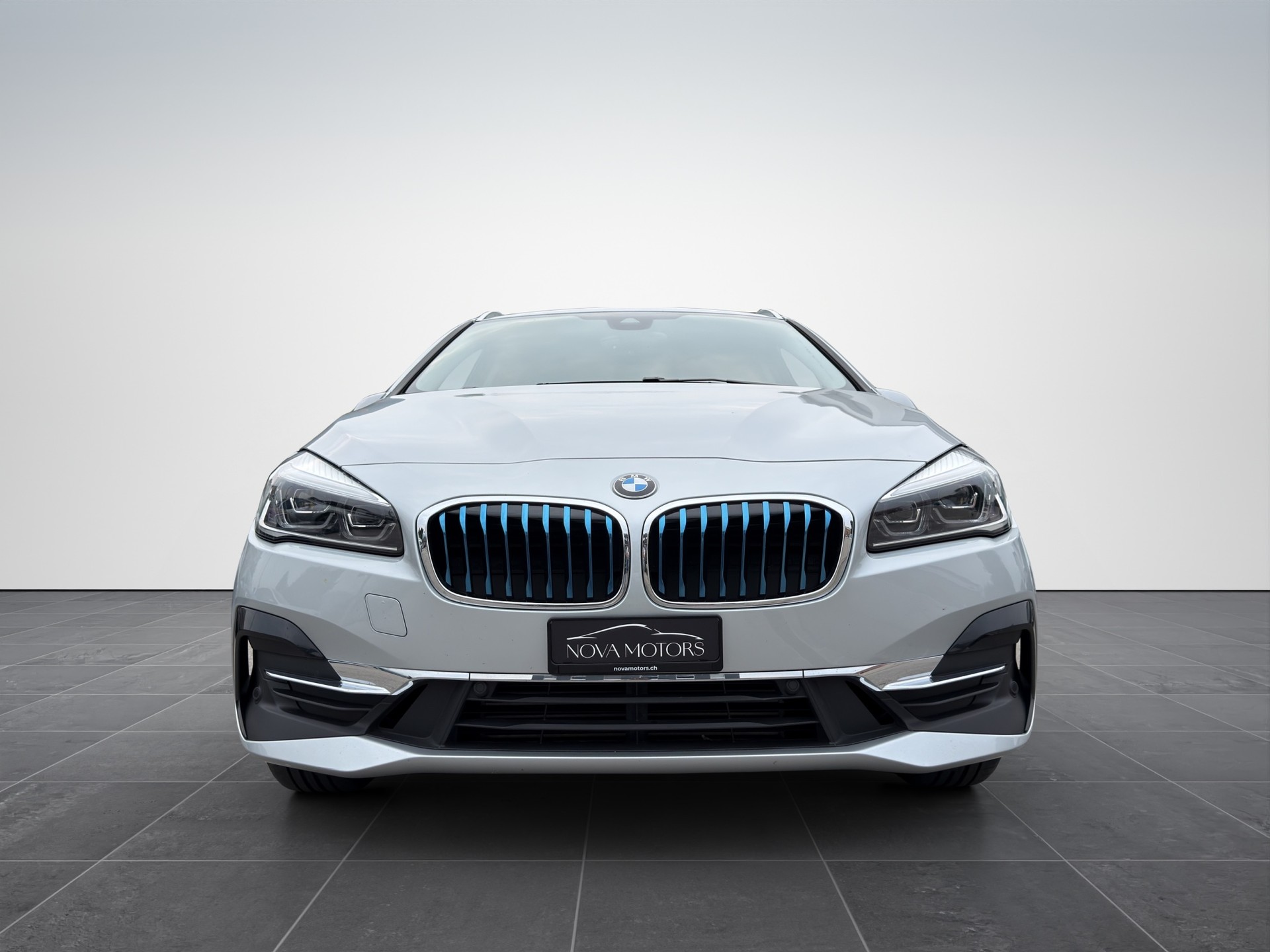 BMW 225xe iPerformance Active Tourer Steptronic Luxury Line-image-1