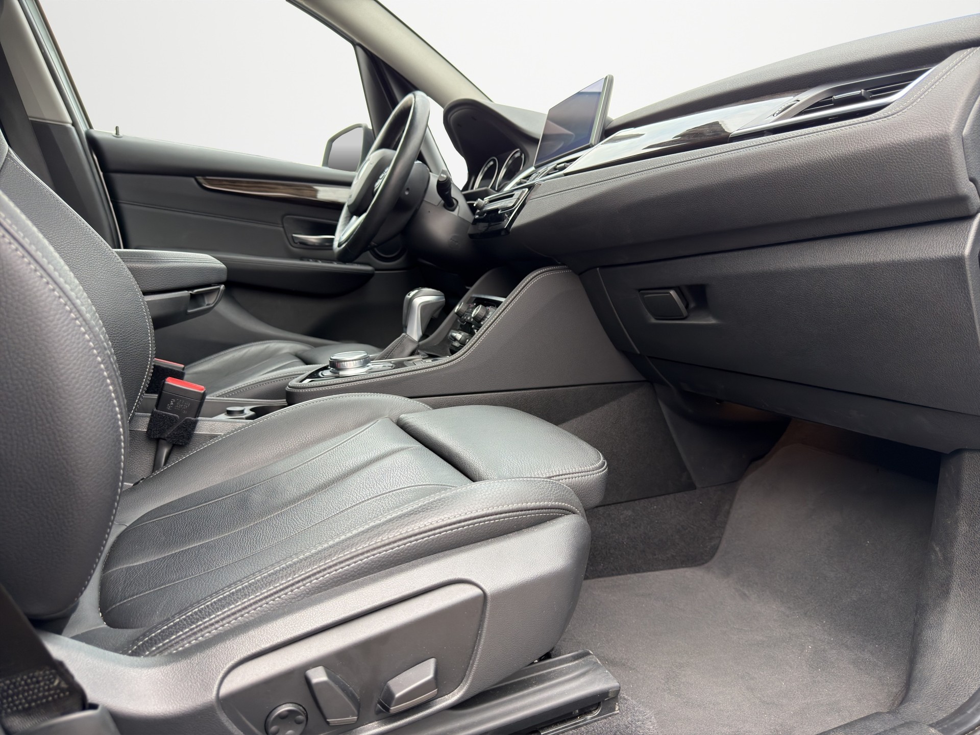 BMW 225xe iPerformance Active Tourer Steptronic Luxury Line-image-11