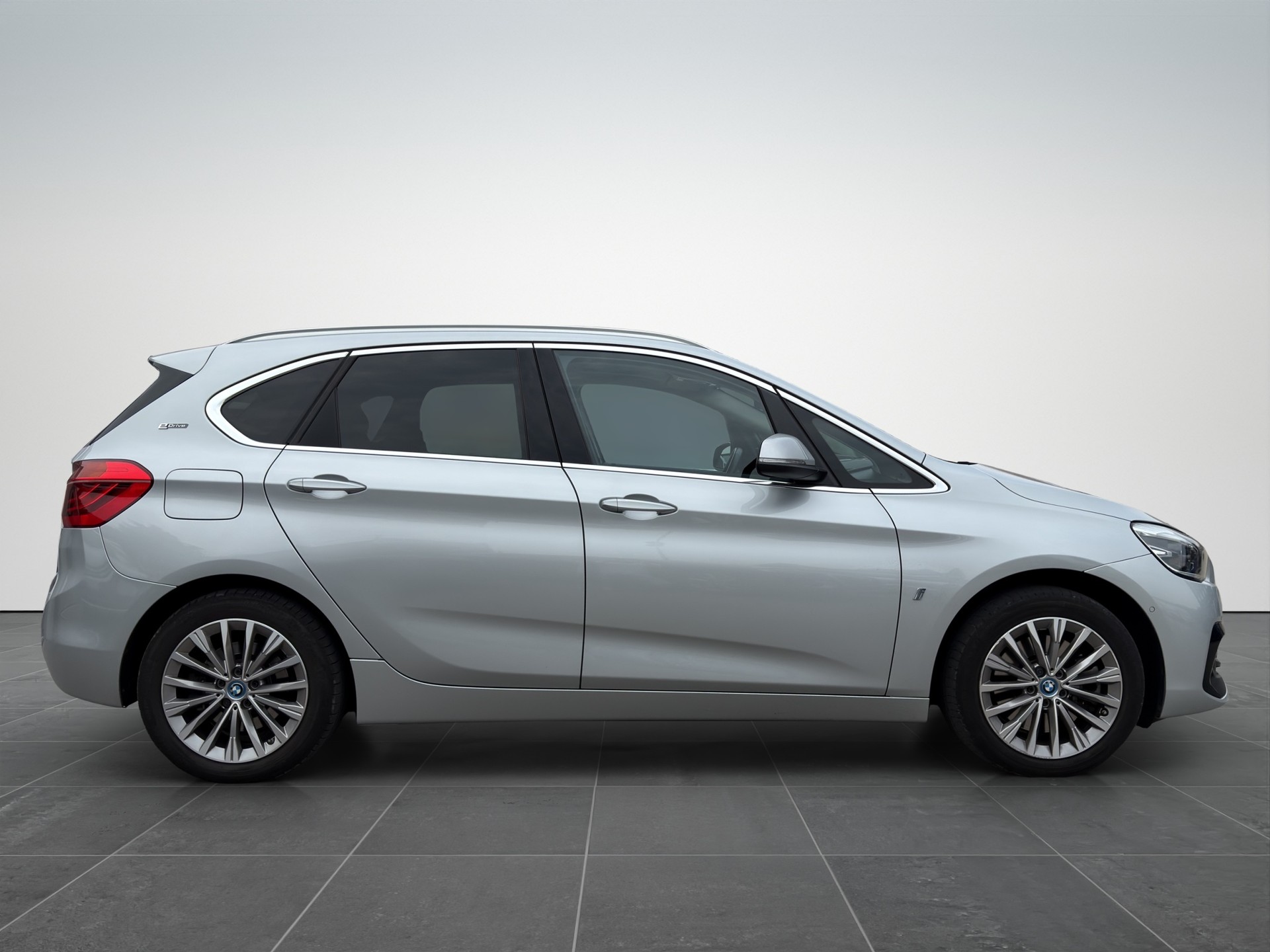 BMW 225xe iPerformance Active Tourer Steptronic Luxury Line-image-6