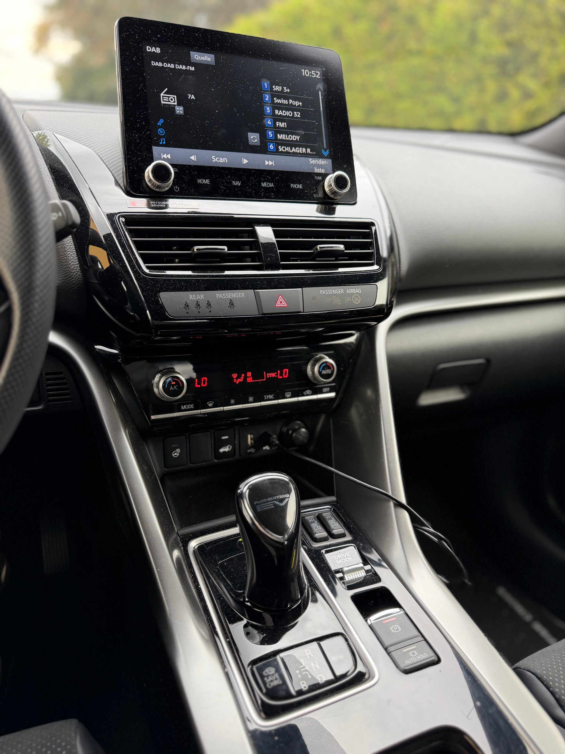 MITSUBISHI Eclipse Cross 2.4 PHEV Blackline 4WD-image-13