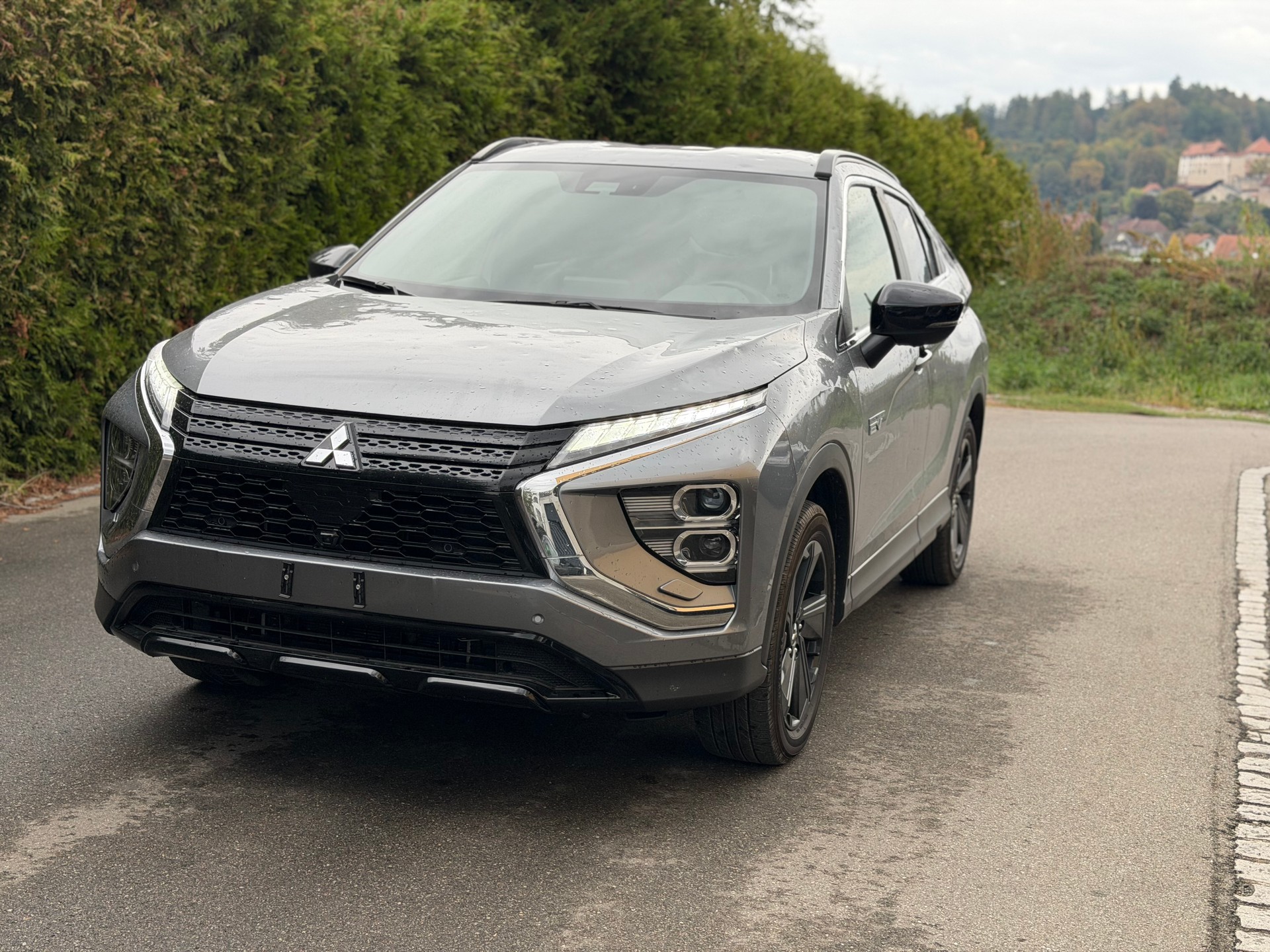 MITSUBISHI Eclipse Cross 2.4 PHEV Blackline 4WD-image-0