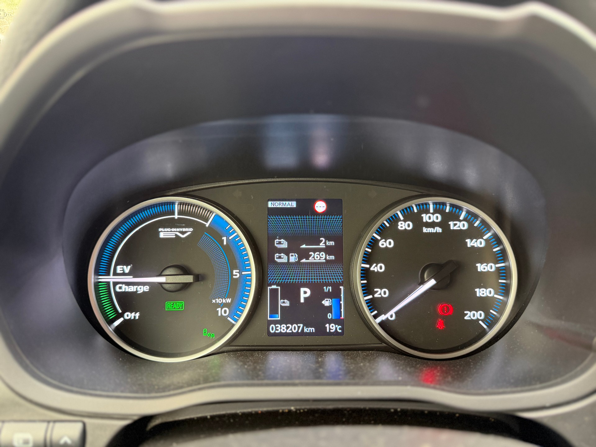 MITSUBISHI Eclipse Cross 2.4 PHEV Blackline 4WD-image-14