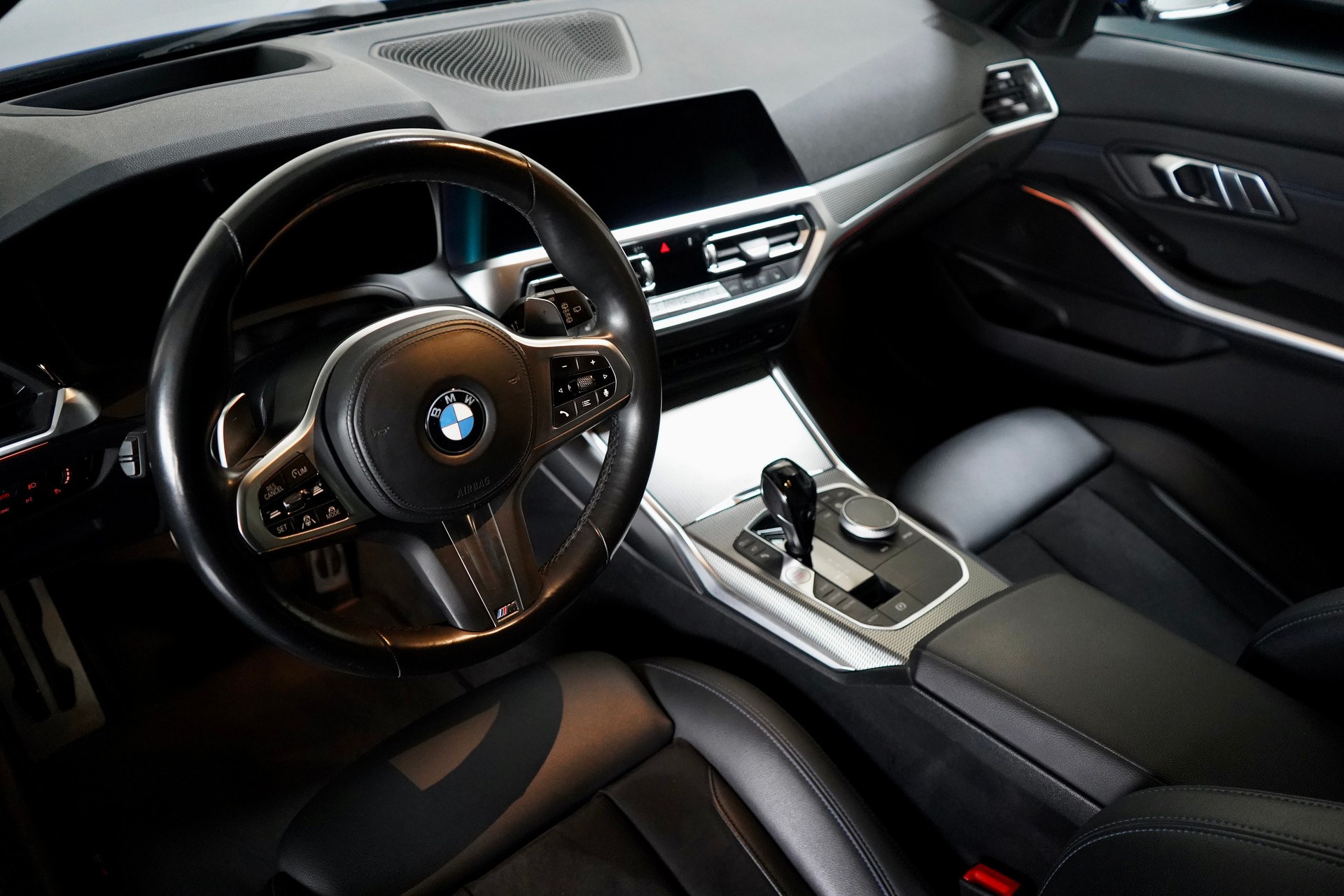 BMW 320d xDrive 48V Touring M Sport Steptronic-image-8