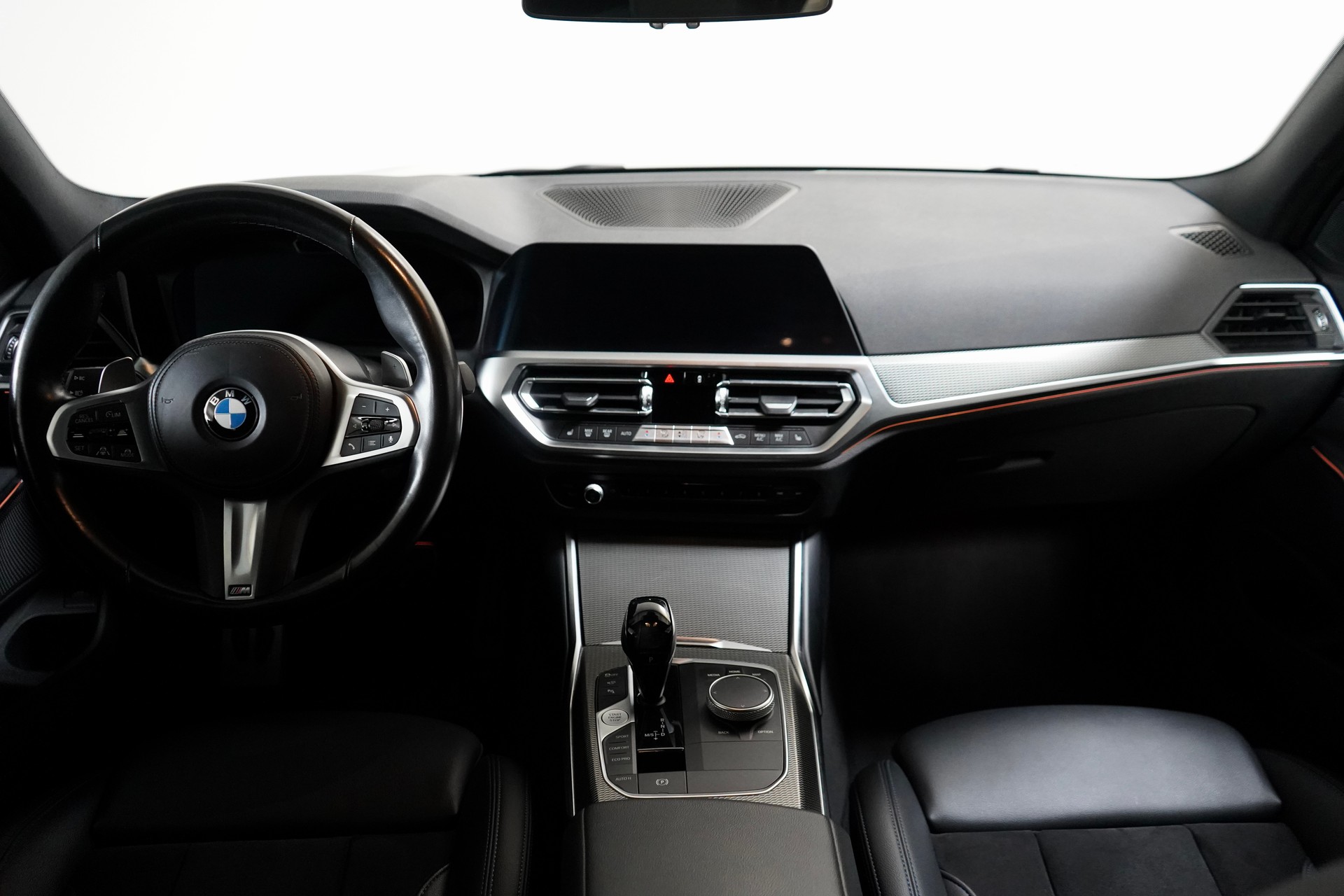 BMW 320d xDrive 48V Touring M Sport Steptronic-image-7