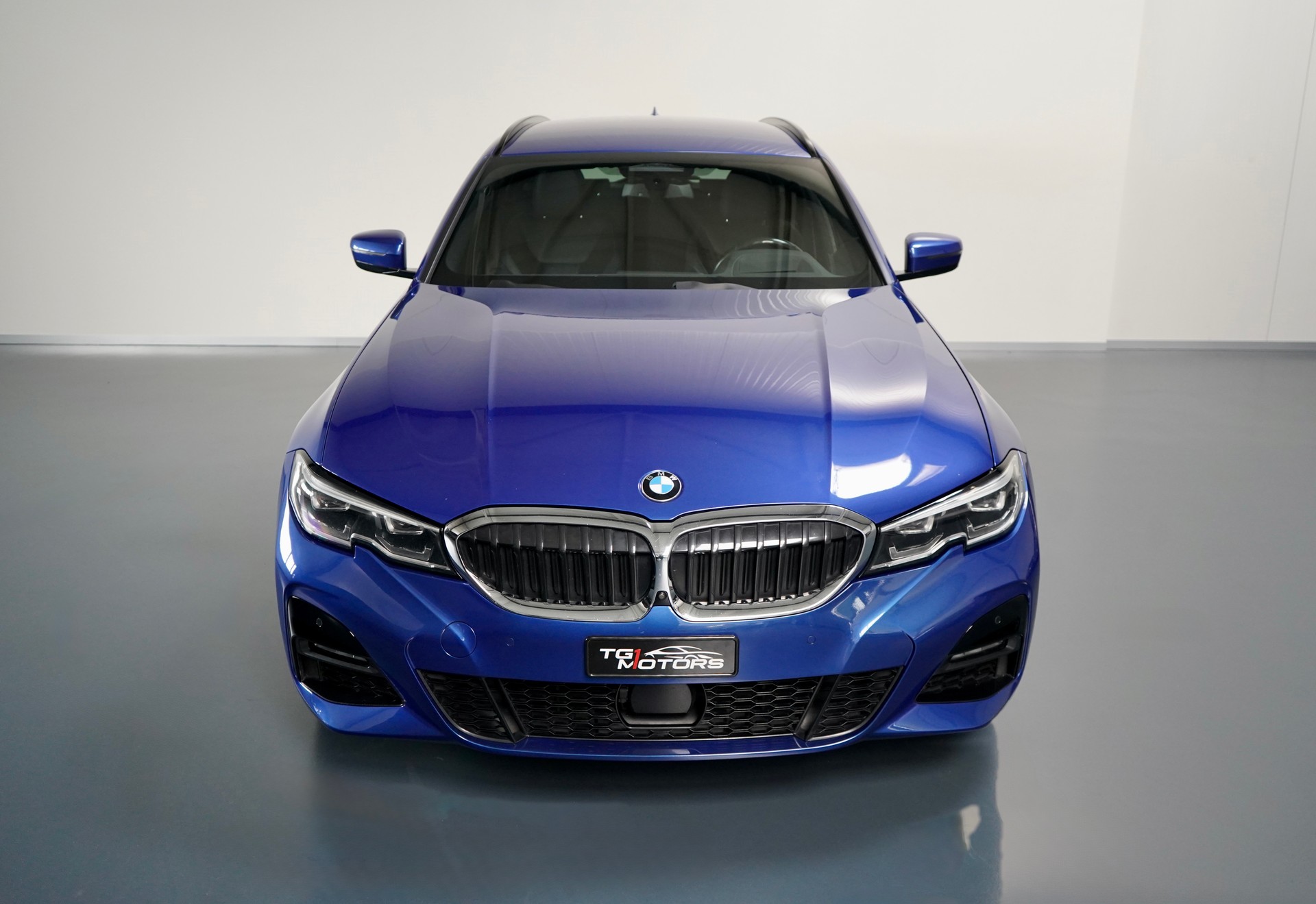 BMW 320d xDrive 48V Touring M Sport Steptronic-image-1