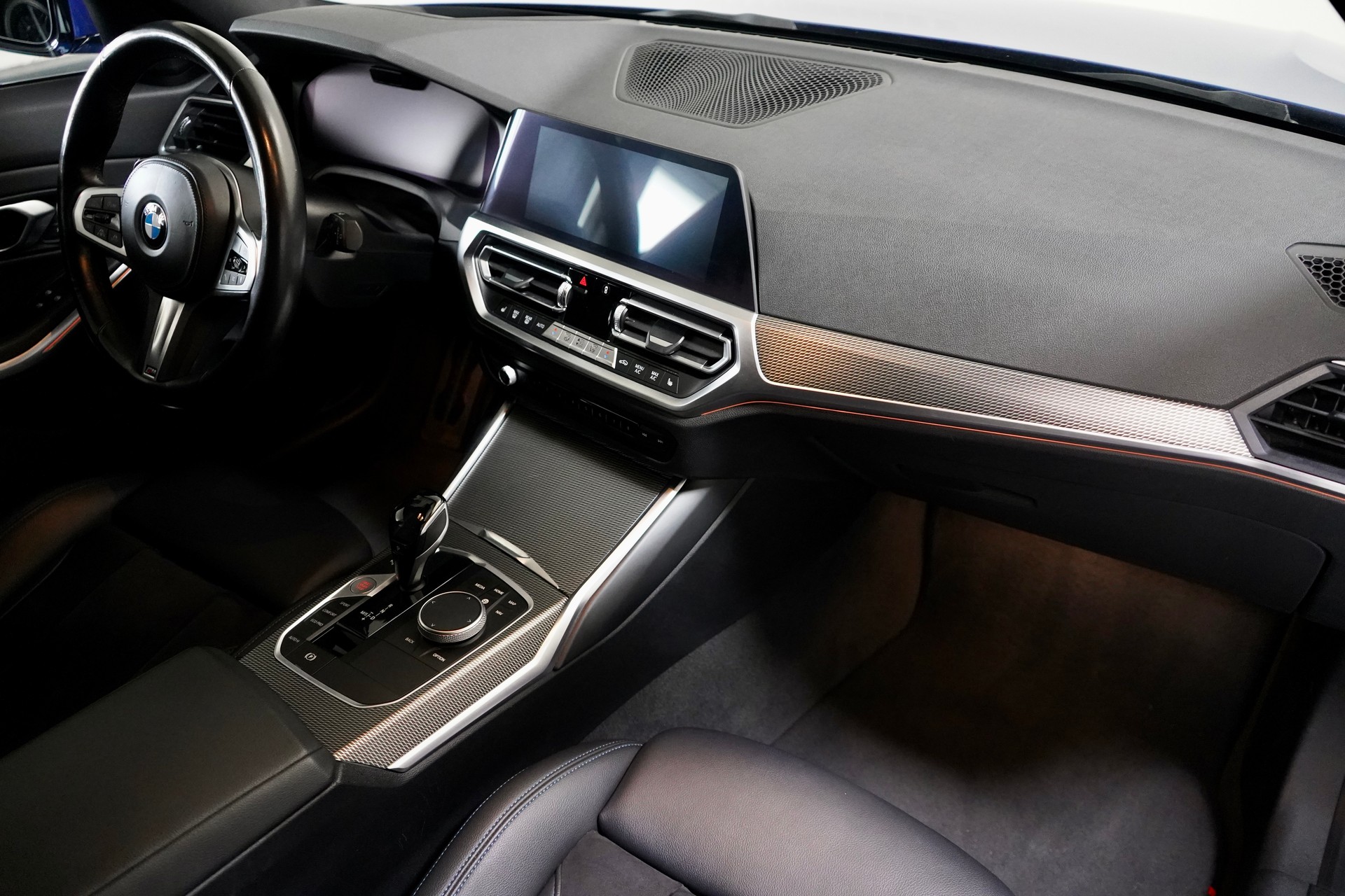 BMW 320d xDrive 48V Touring M Sport Steptronic-image-6