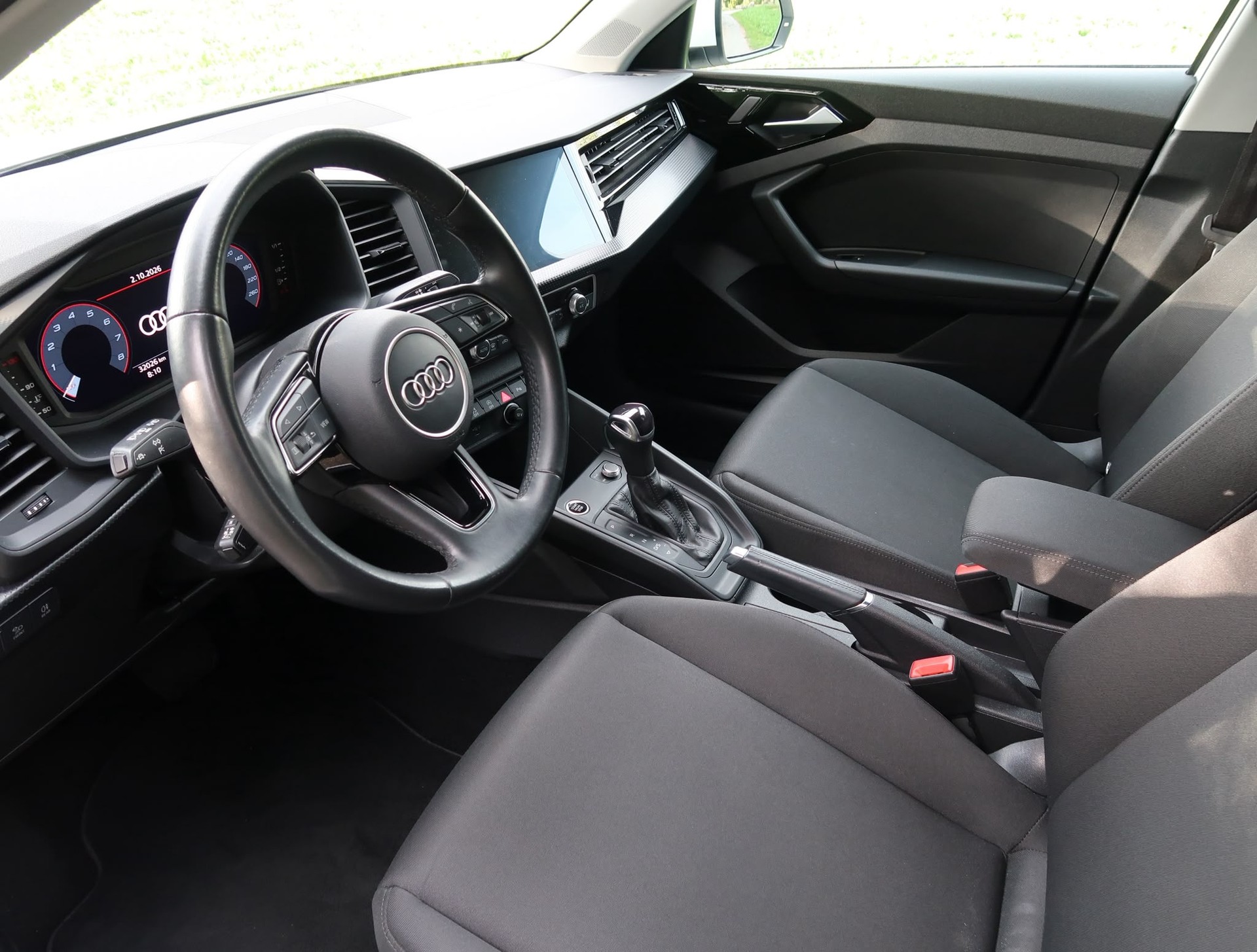 AUDI A1 Sportback 1.0 30 TFSI Attraction S-Tronic-image-11
