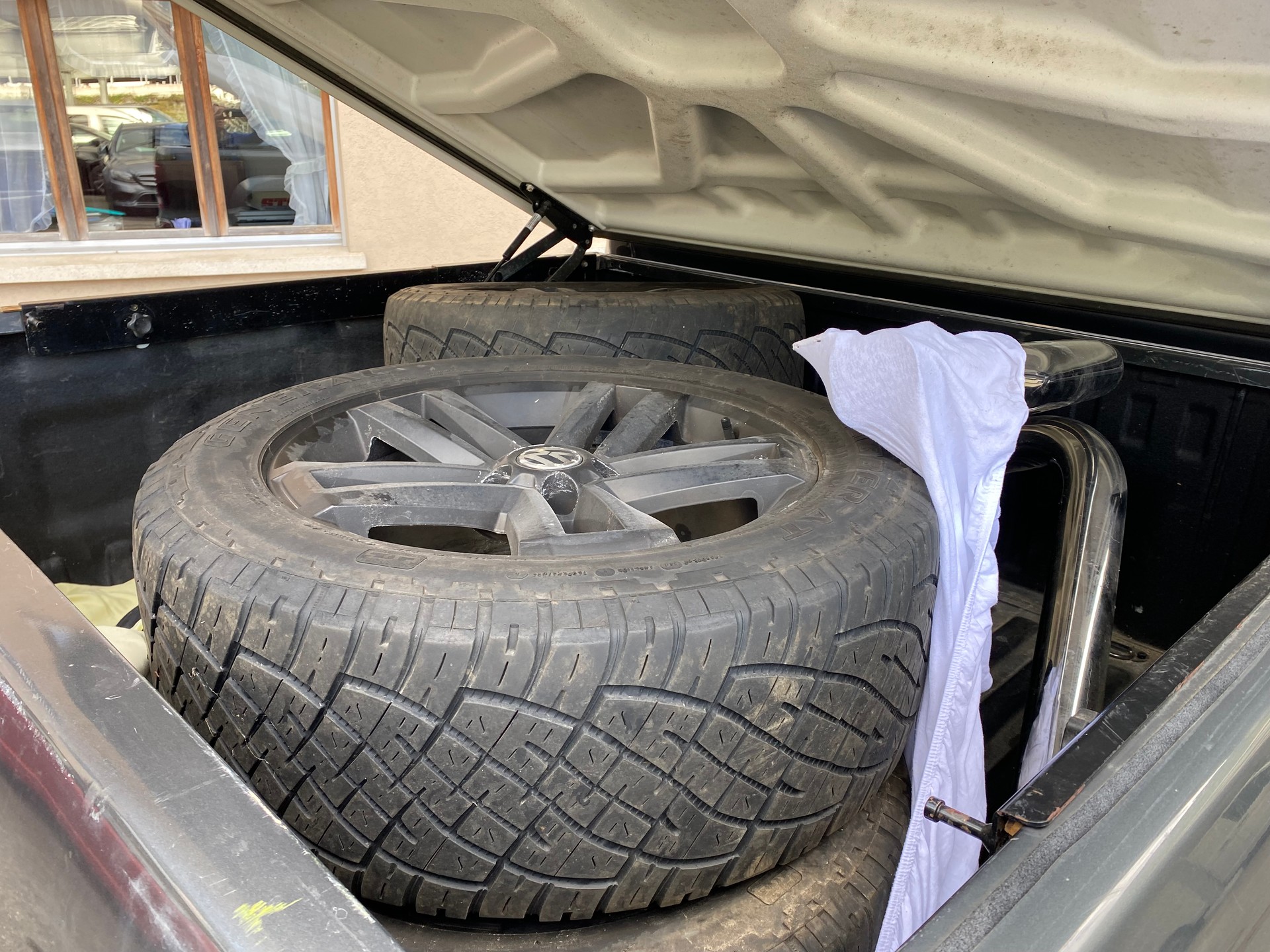 VW Amarok 3.0TDI Highline 4Motion Automatic-image-9