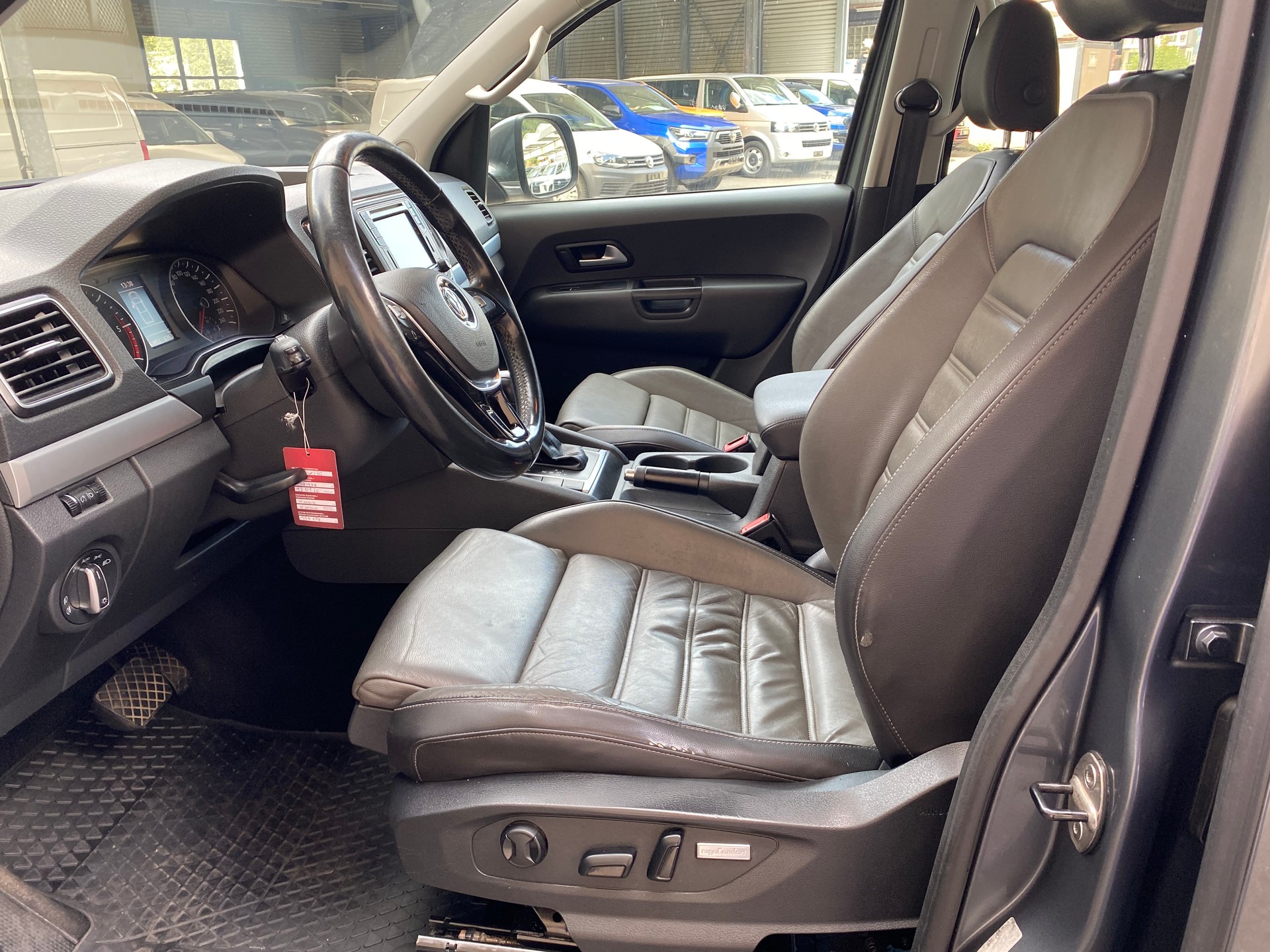 VW Amarok 3.0TDI Highline 4Motion Automatic-image-2