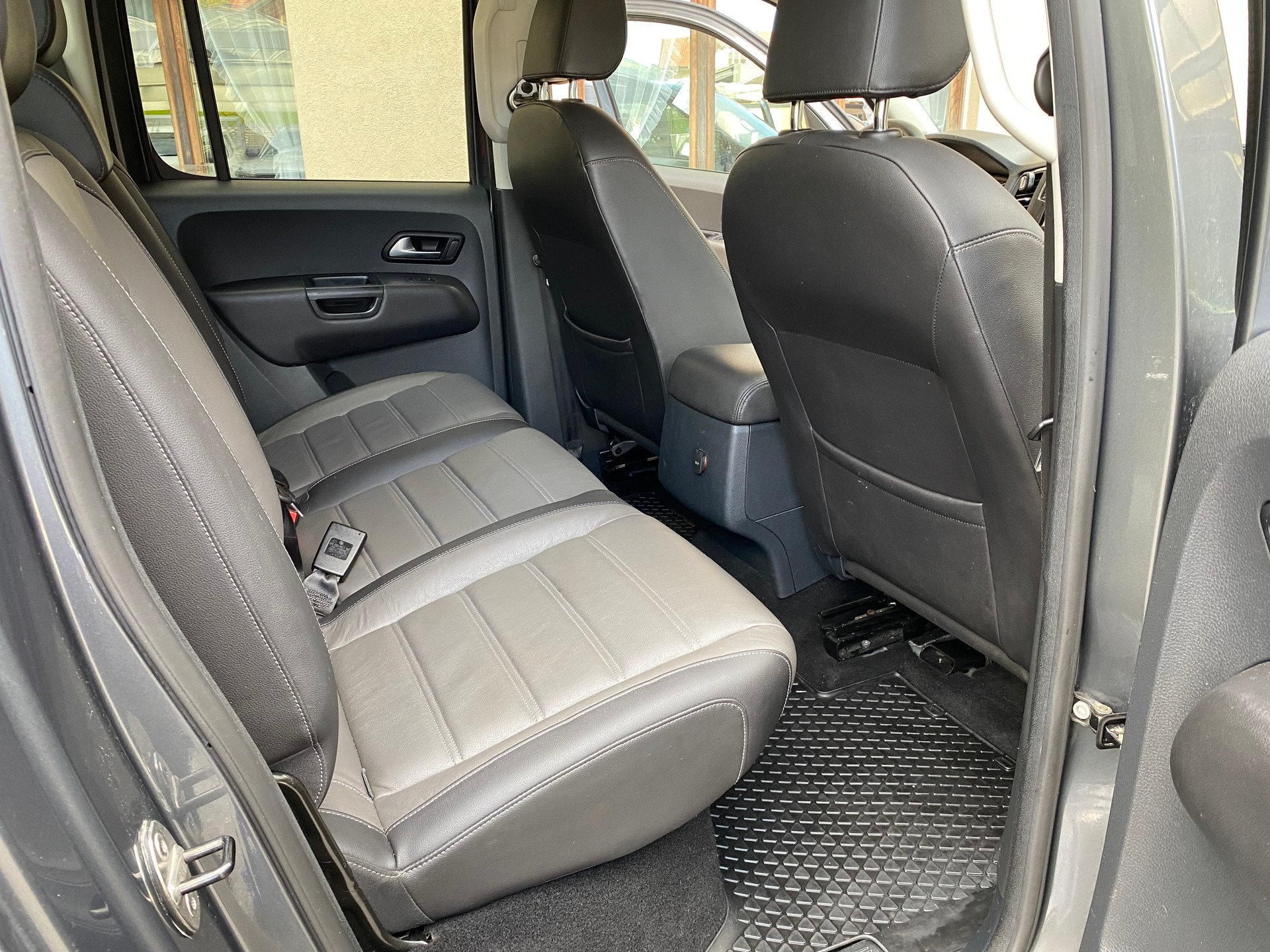 VW Amarok 3.0TDI Highline 4Motion Automatic-image-8