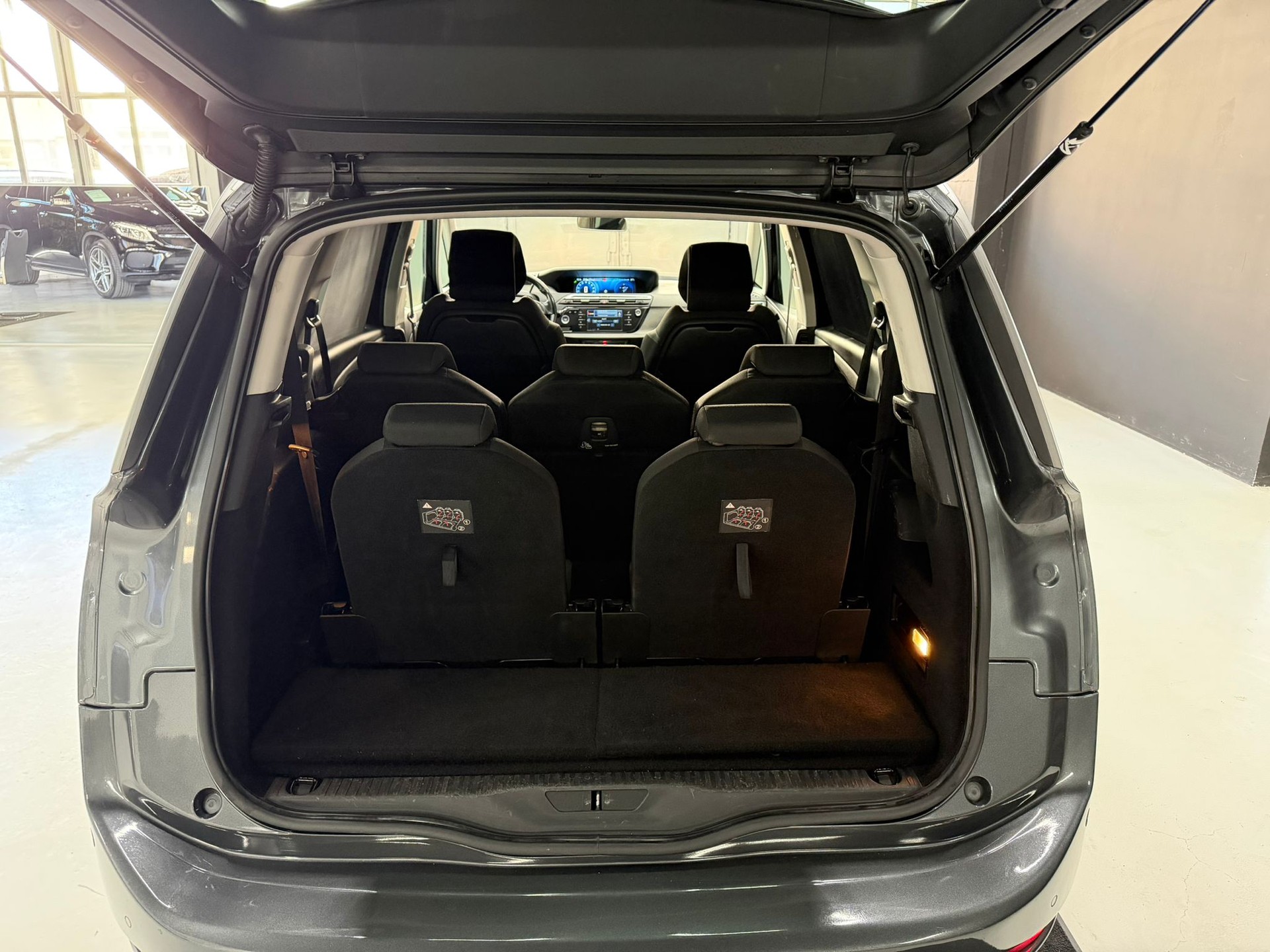 CITROEN Grand C4 Picasso 2.0 BlueHDi Exclusive Automatic-image-13