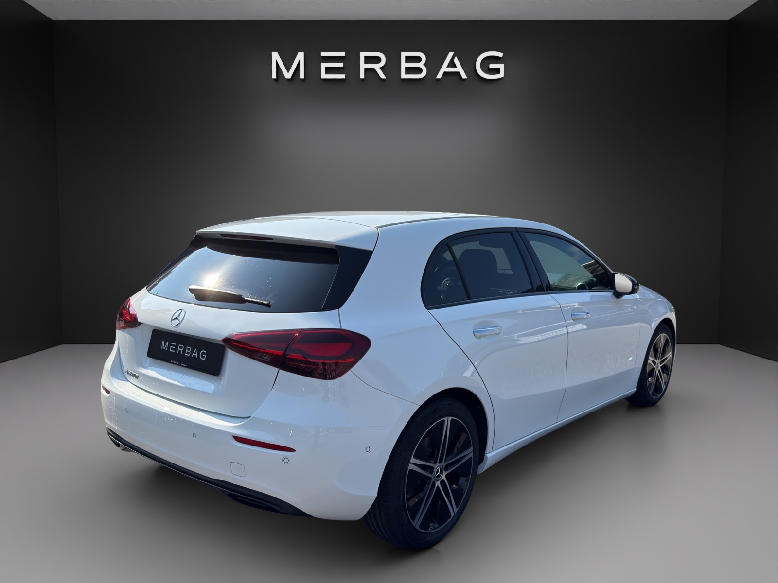 MERCEDES-BENZ A 200 Night Star 7G-DCT-image-4