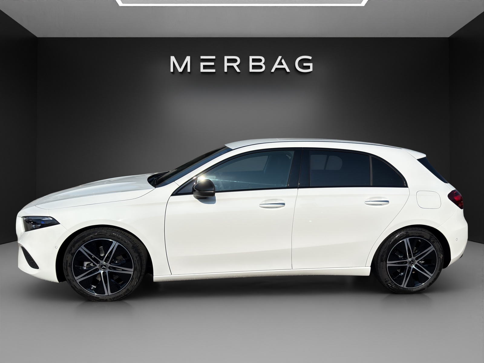 MERCEDES-BENZ A 200 Night Star 7G-DCT-image-1