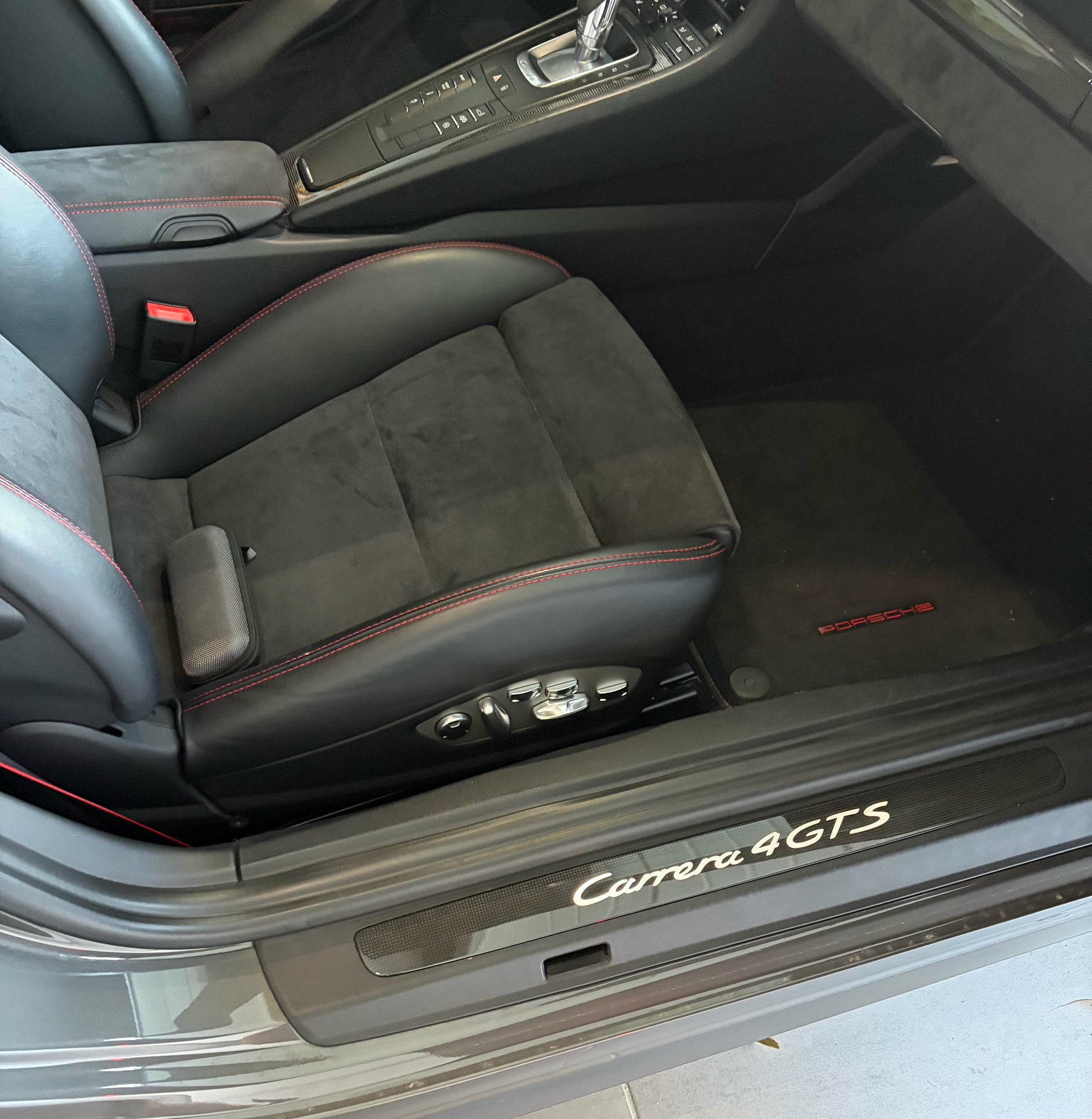 PORSCHE 3.8 Carrera 4 GTS PDK-image-5