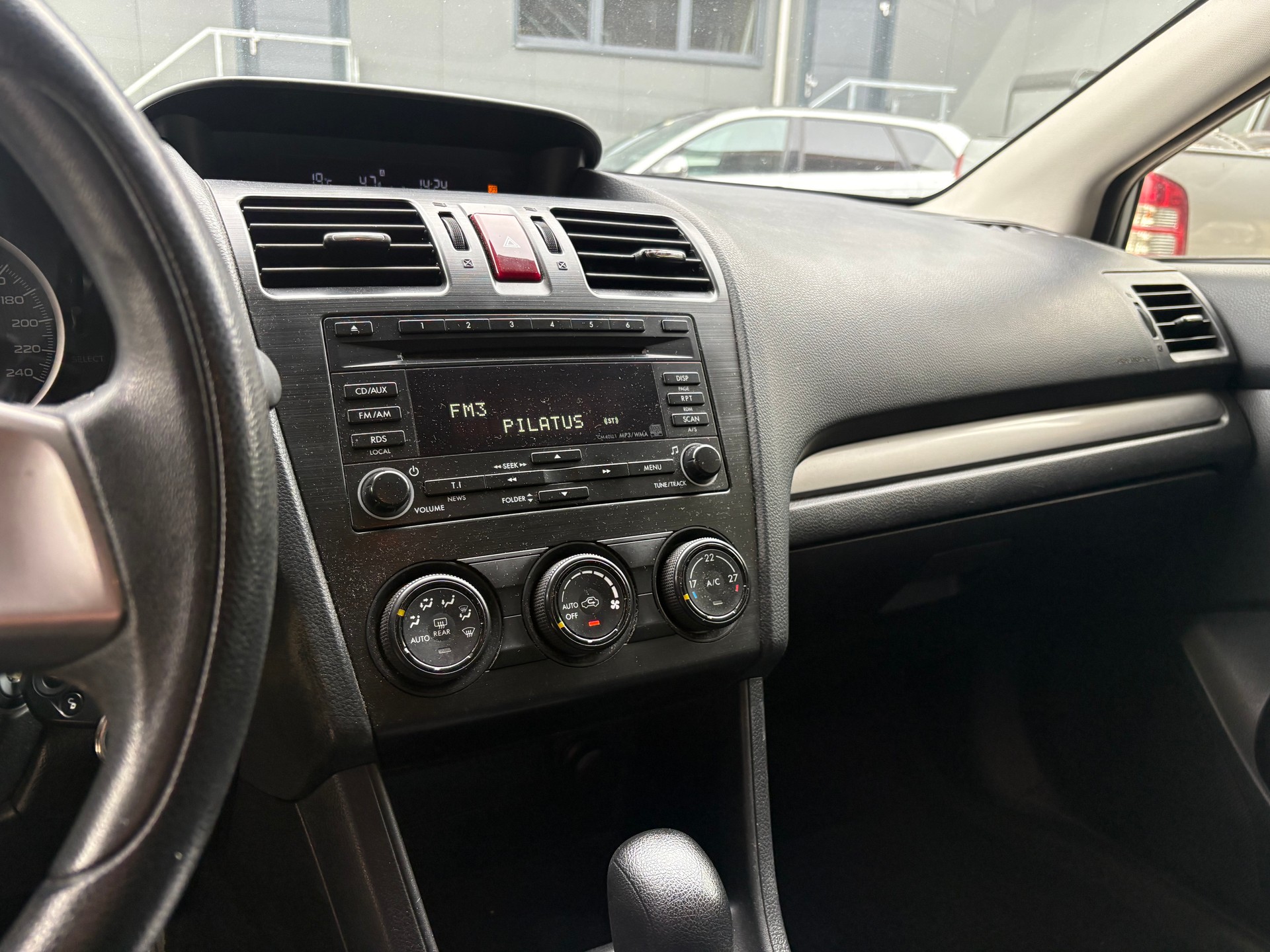 SUBARU XV 1.6 Swiss Two AWD CVT-image-7