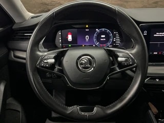 SKODA Octavia Combi 1.0 TSI mHEV DSG Ambition-image-8