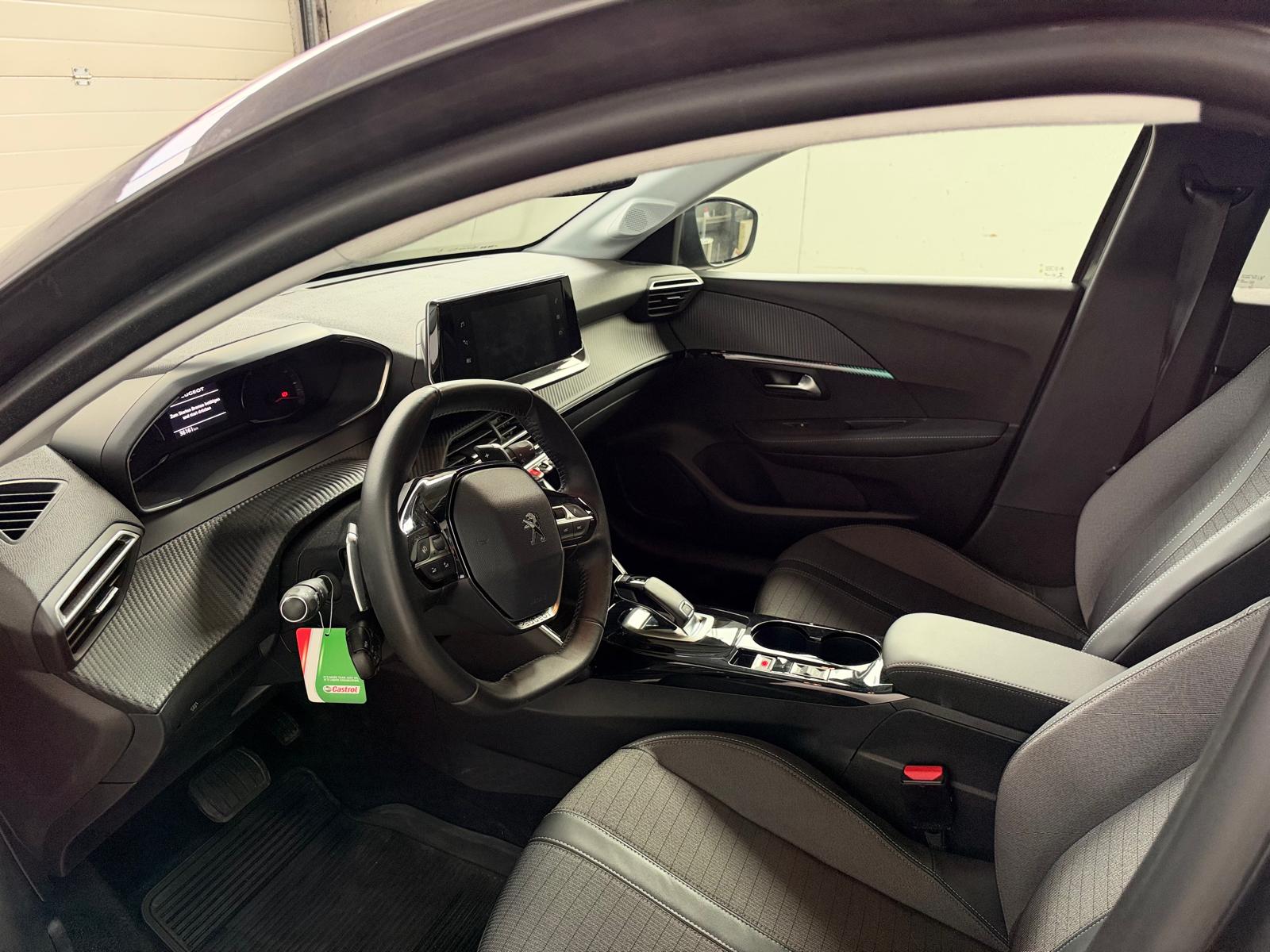 PEUGEOT 208 1.2 PureTech Active Pack EAT8-image-8