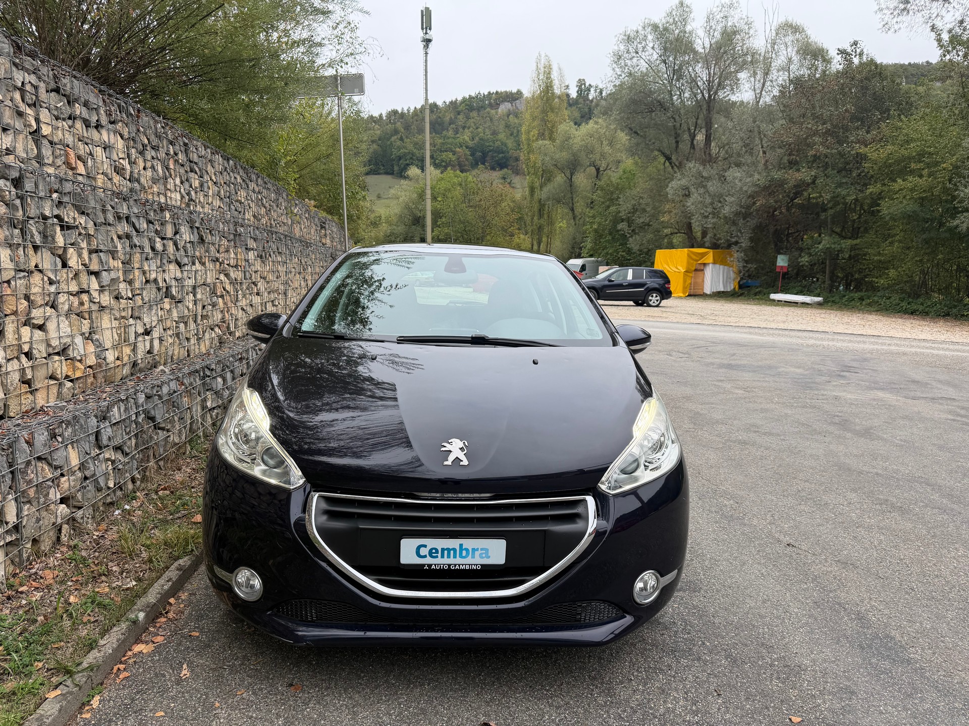 PEUGEOT 208 1.2 THP Allure-image-1