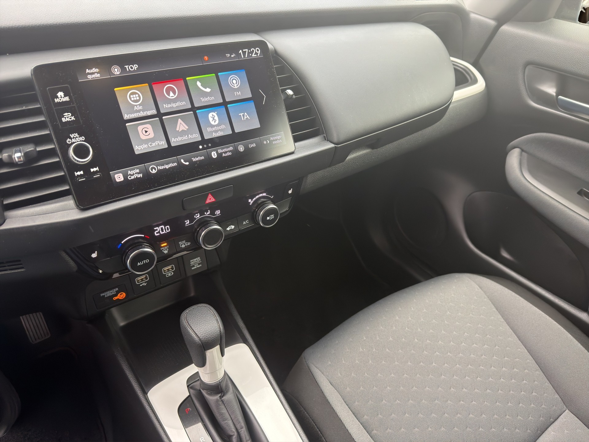 HONDA Jazz 1.5i-MMD Elegance E-CVT-image-8