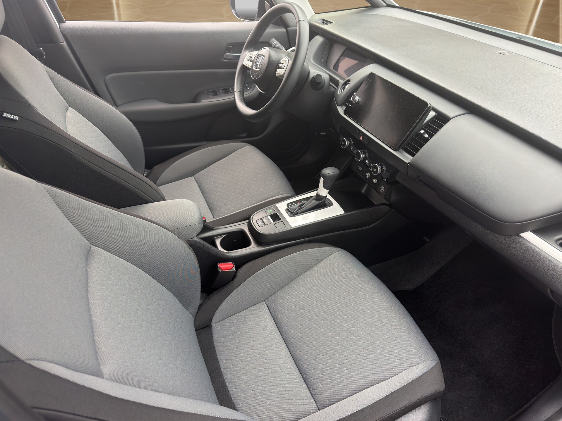 HONDA Jazz 1.5i-MMD Elegance E-CVT-image-12