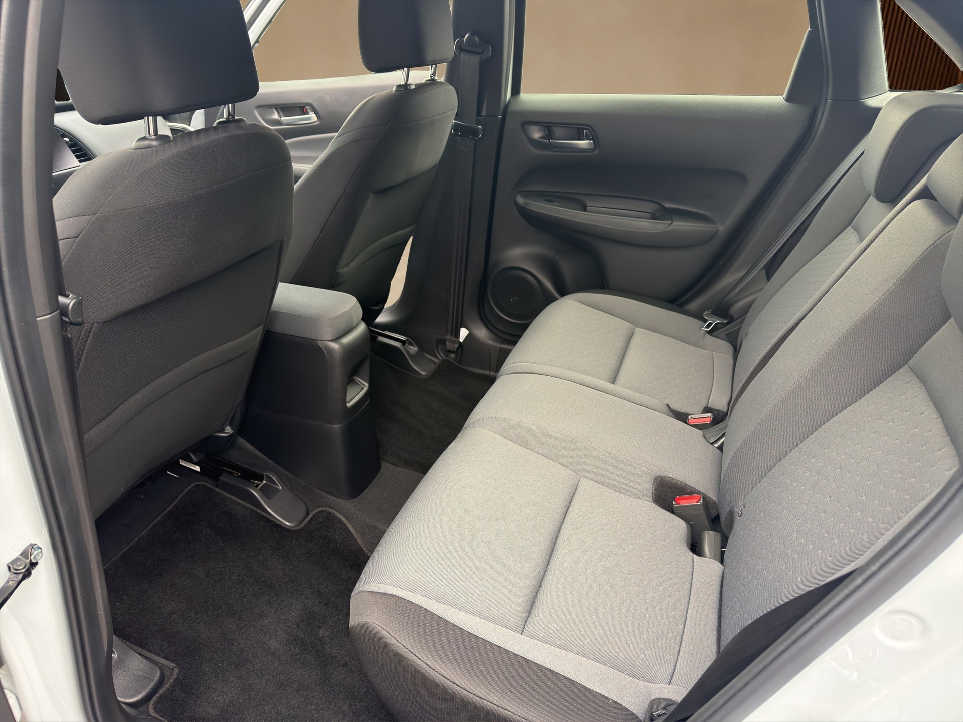 HONDA Jazz 1.5i-MMD Elegance E-CVT-image-14