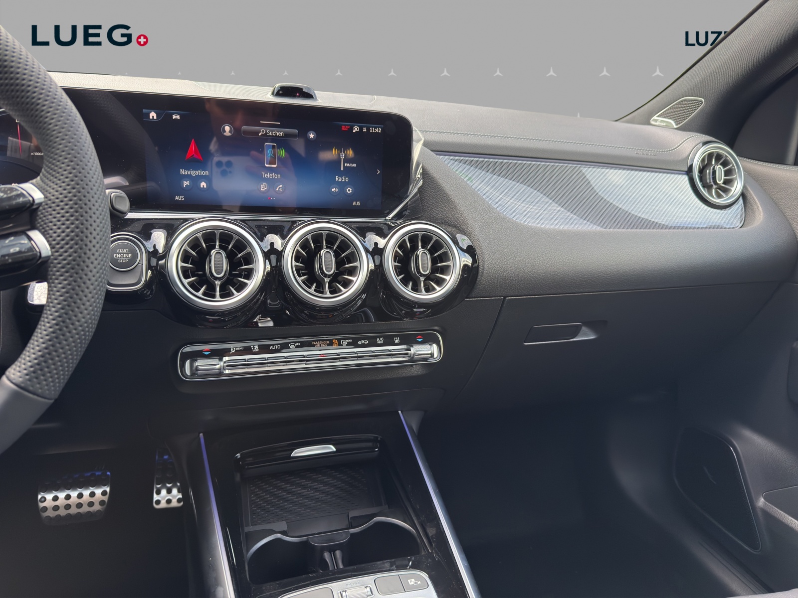 MERCEDES-BENZ GLA 250 e EQ Star 8G-DCT-image-11