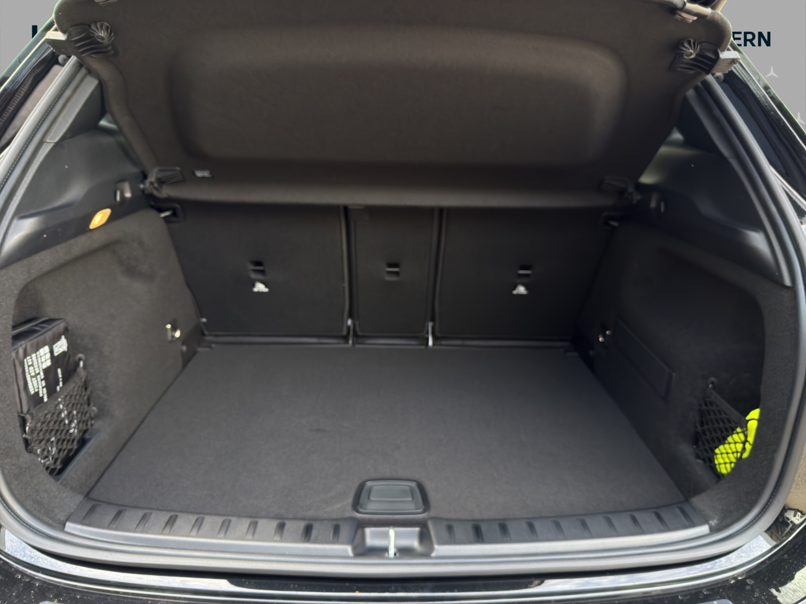 MERCEDES-BENZ GLA 250 e EQ Star 8G-DCT-image-14