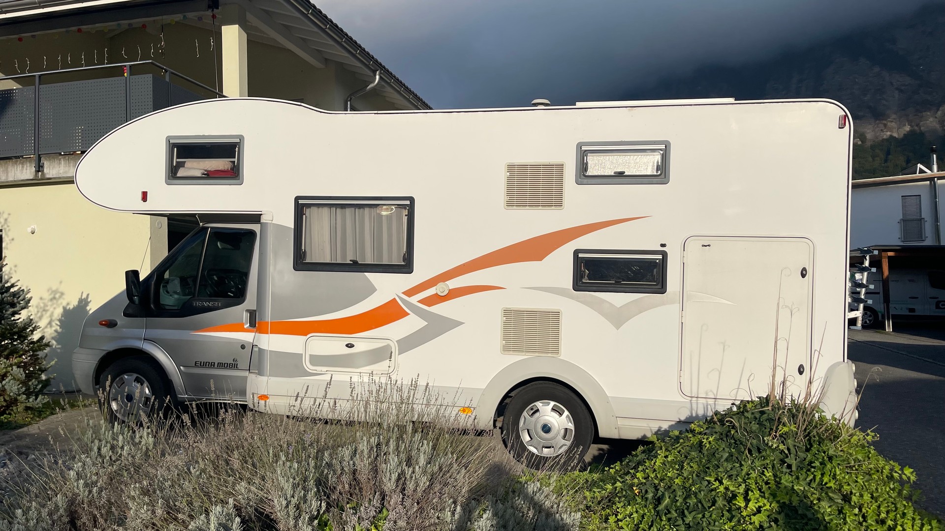 EURA MOBIL PA 675 VB-image-1