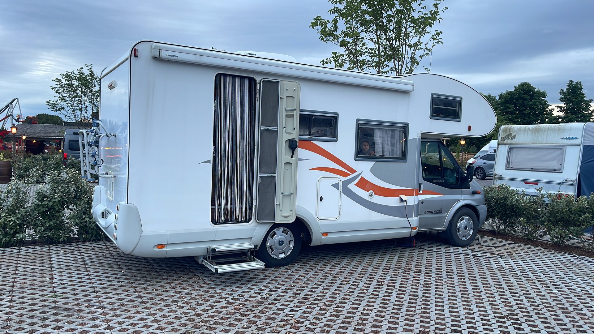 EURA MOBIL PA 675 VB-image-10