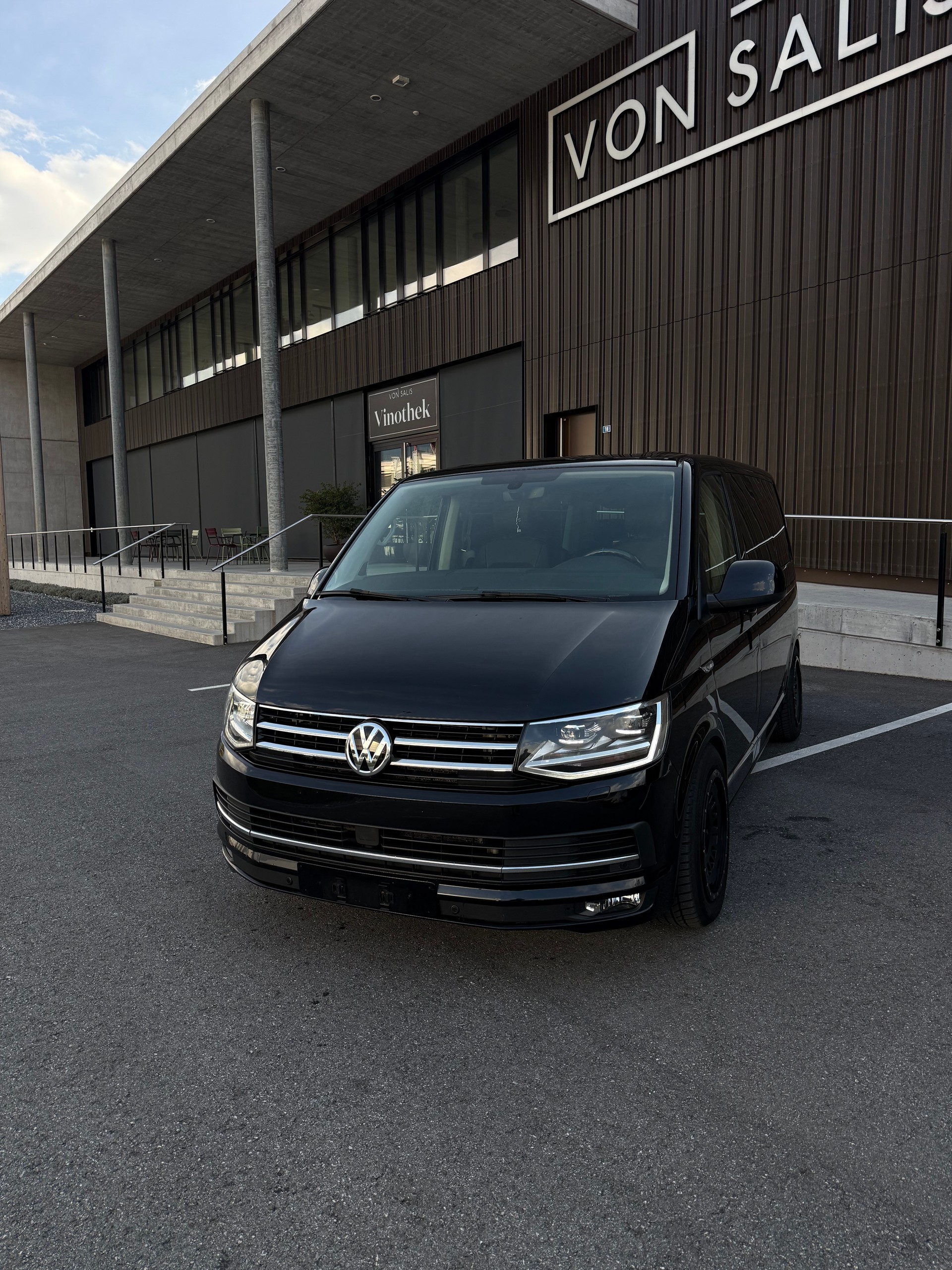 VW Multivan Generation Six-image-0