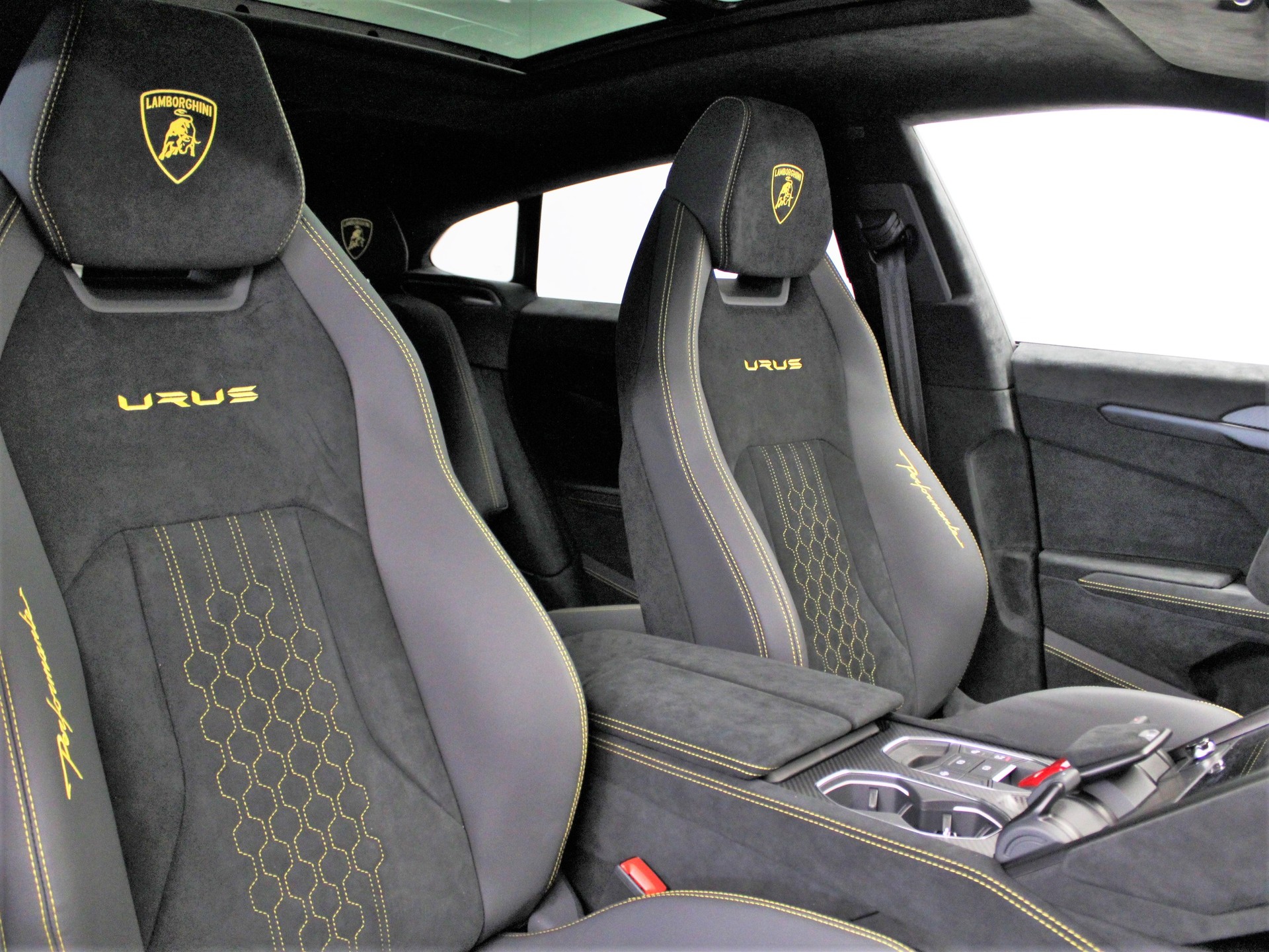 LAMBORGHINI Urus Performante-image-6