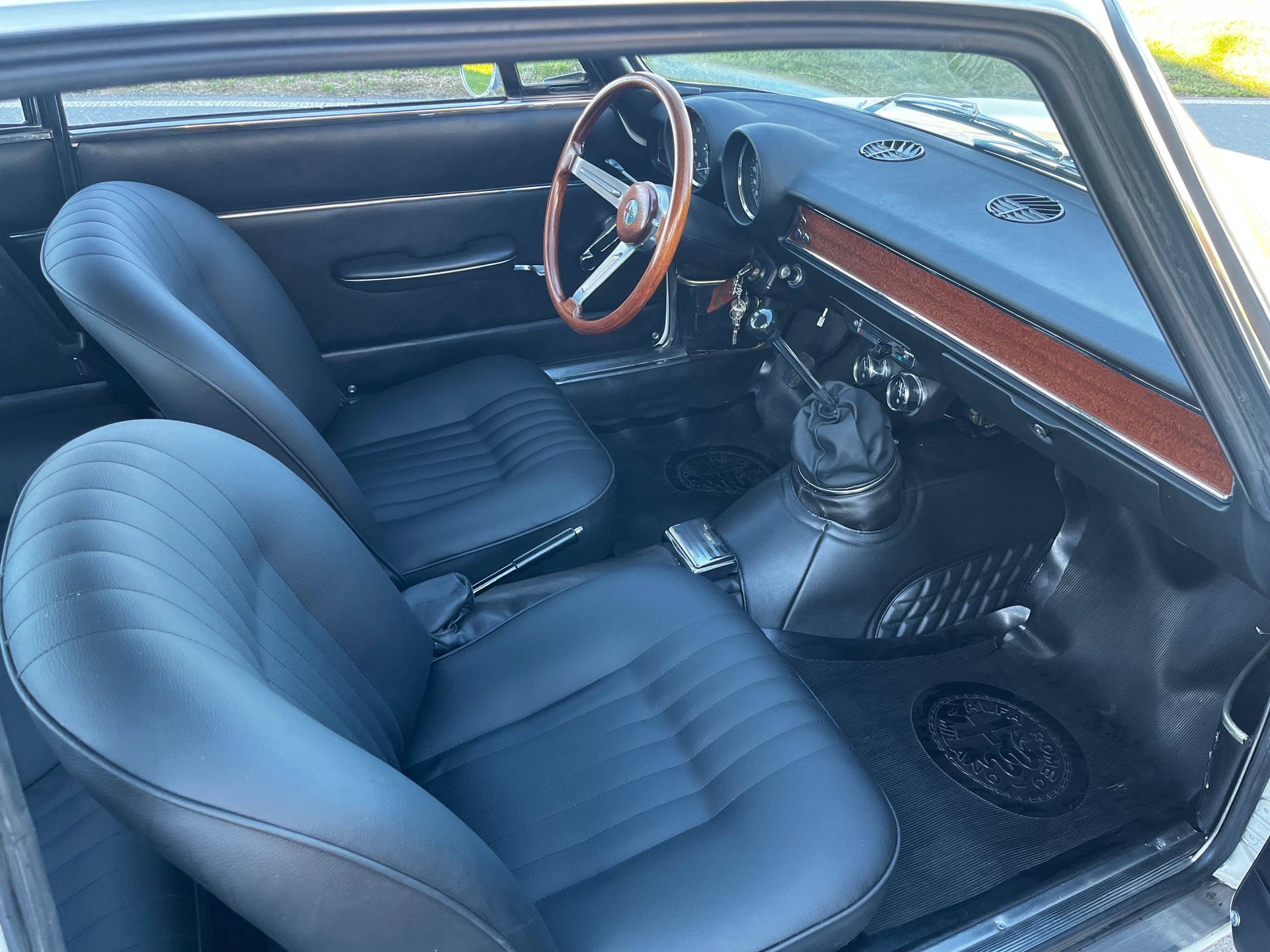 ALFA ROMEO Junior-image-6