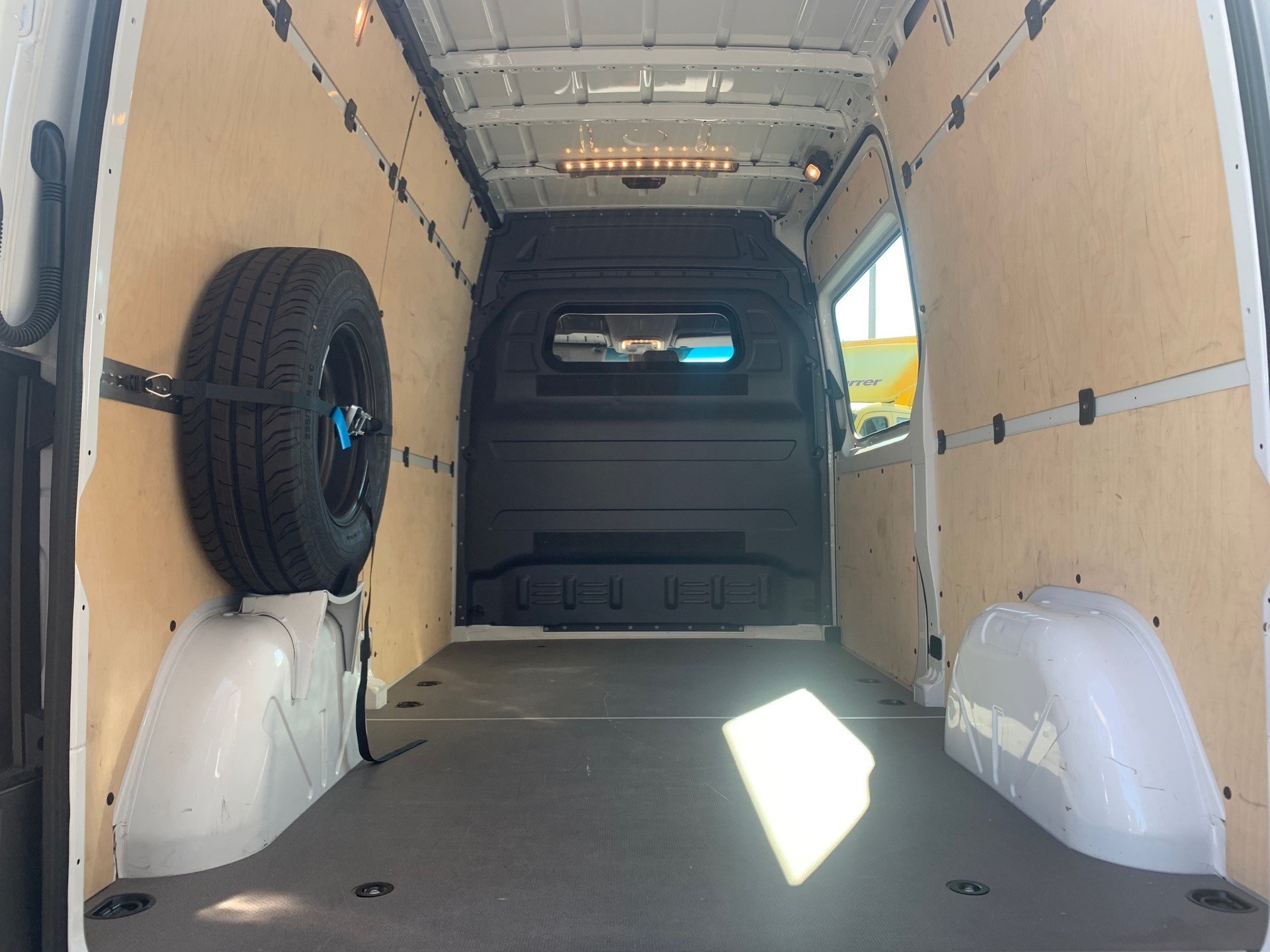 MERCEDES-BENZ eSprinter 312 35kWh Standard-image-6