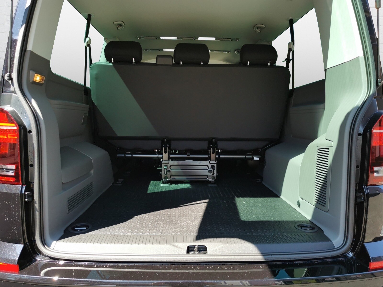 VW T6.1 Caravelle Comf. Liberty 2.0 Bi-TDI DSG Langer Radstand 3400RS-image-7