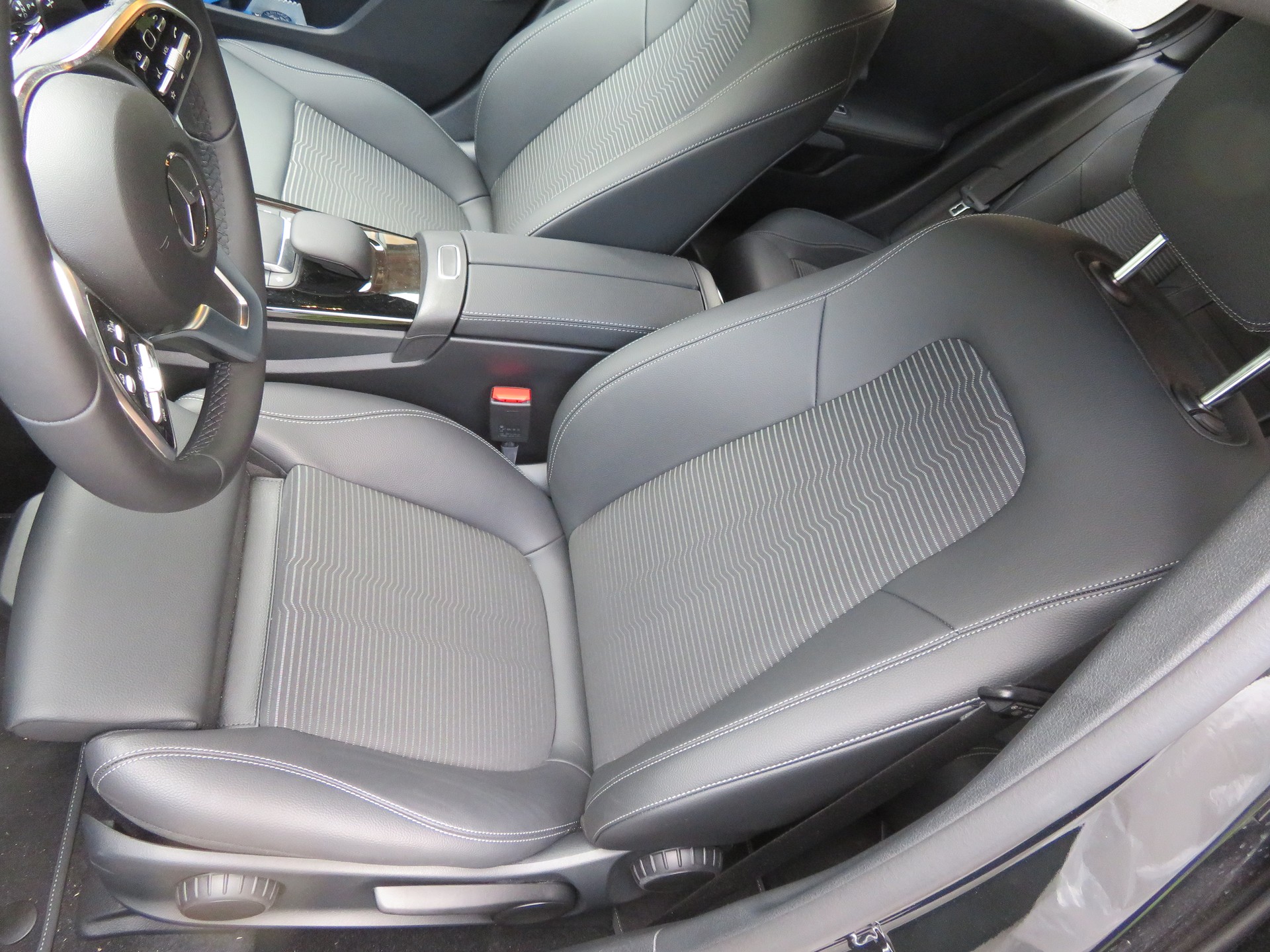 MERCEDES-BENZ A 250-image-9