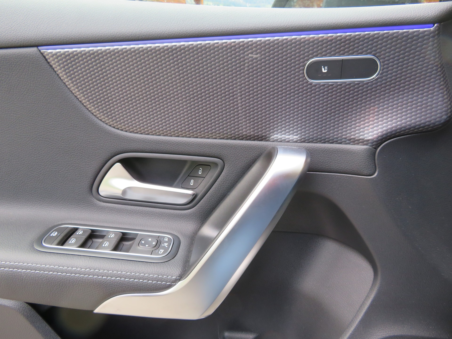 MERCEDES-BENZ A 250-image-12