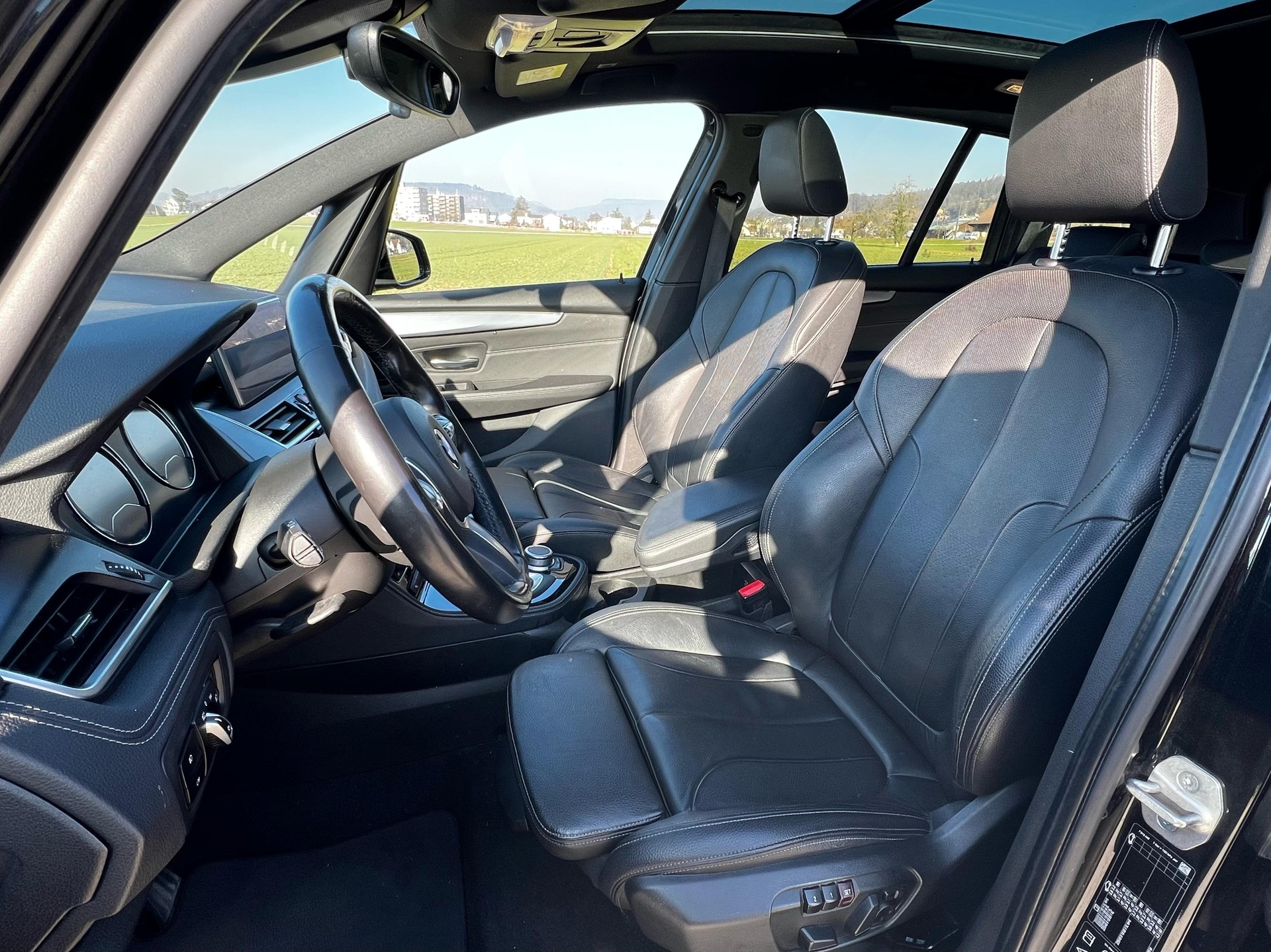 BMW 220d xDrive Gran Tourer Steptronic-image-11