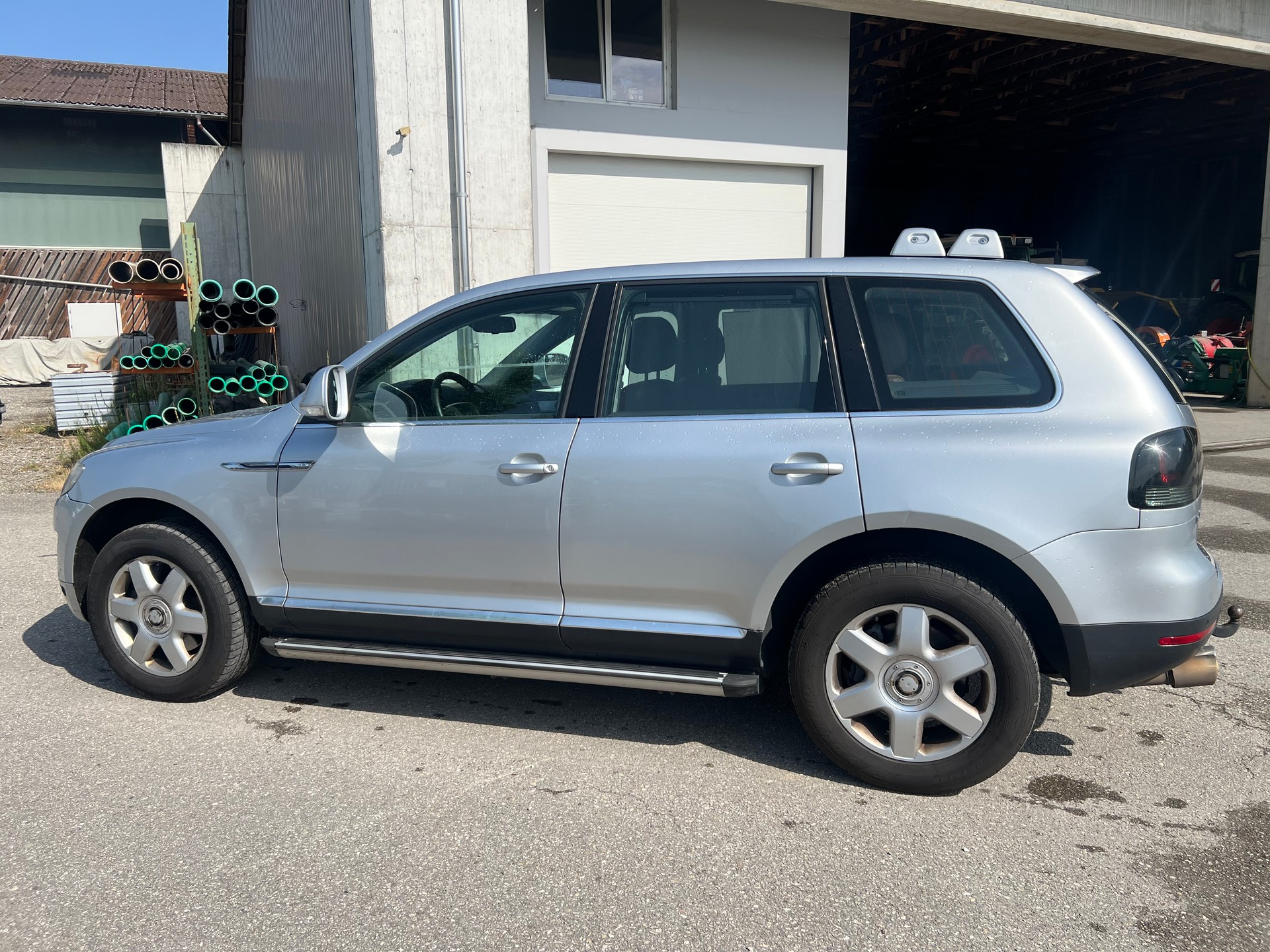 VW Touareg 4.2 V8 FSI Automatic-image-3