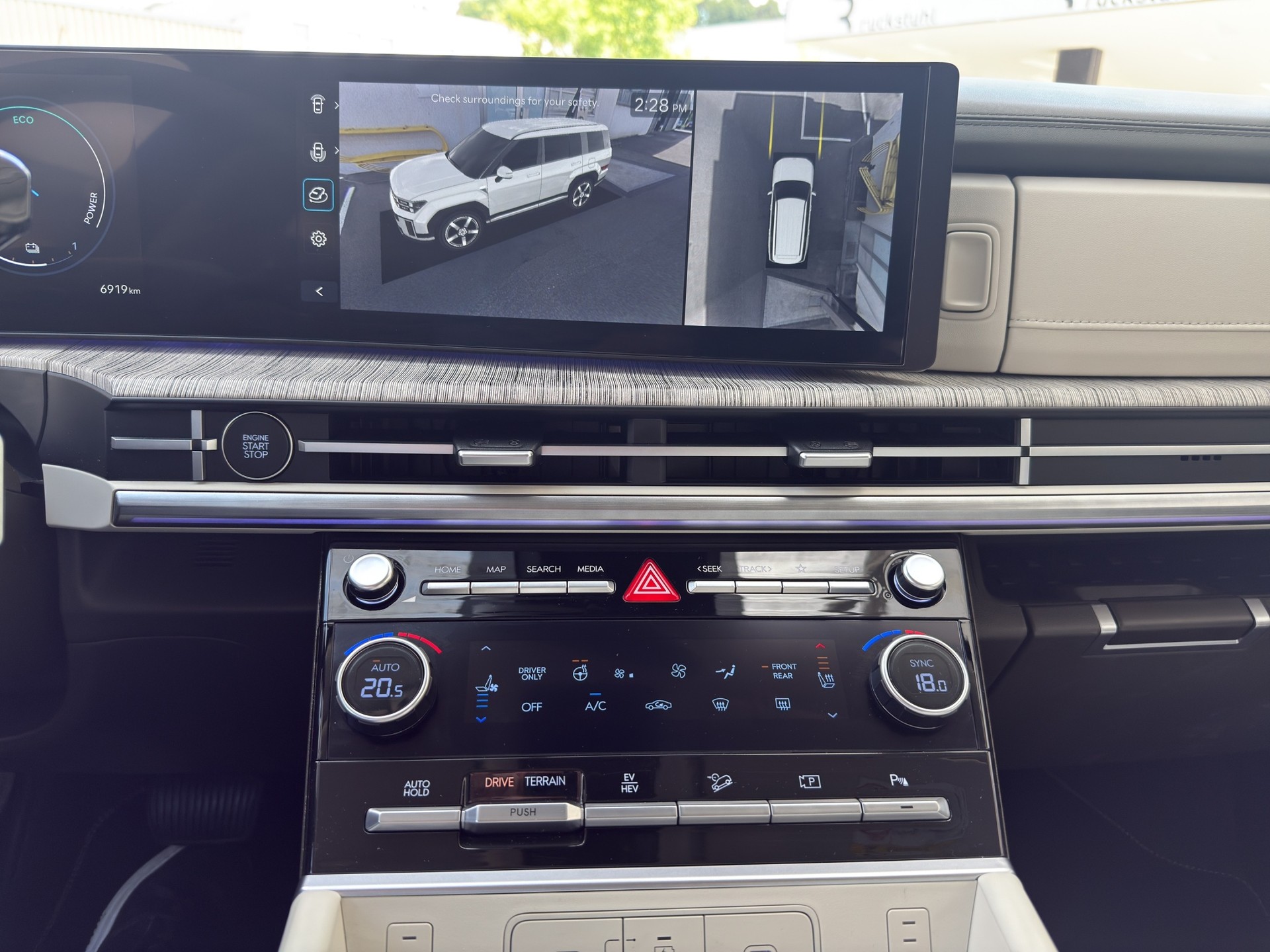 HYUNDAI Santa Fe 1.6 T-GDi PHEV Vertex-image-8