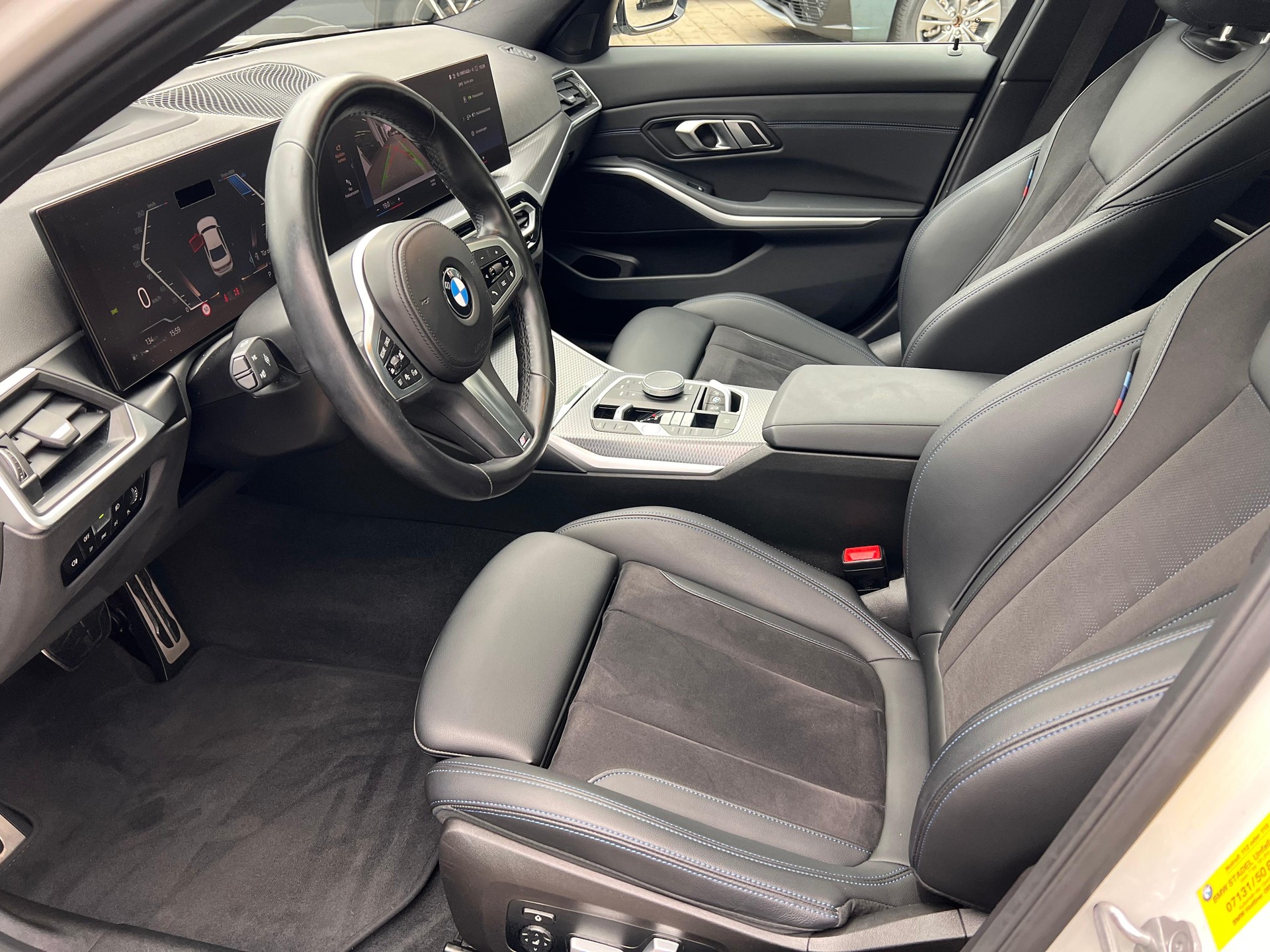 BMW 320d xDrive-image-8