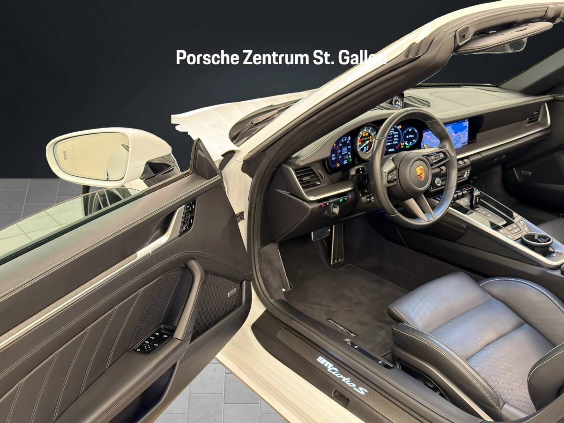 PORSCHE 911 Turbo S Cabriolet-image-3