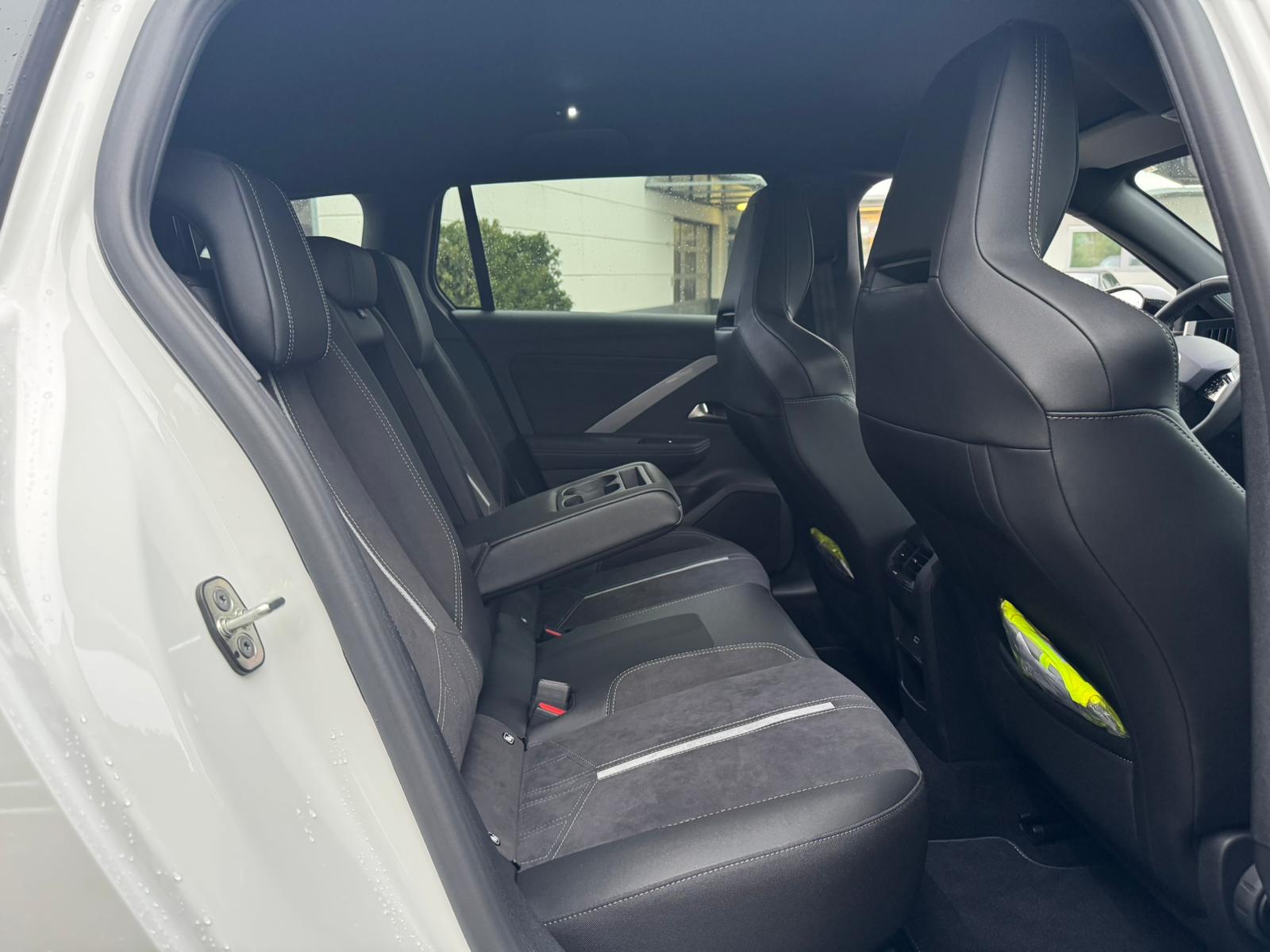 OPEL Astra Sports Tourer 1.6 PHEV Turbo GSe-image-14