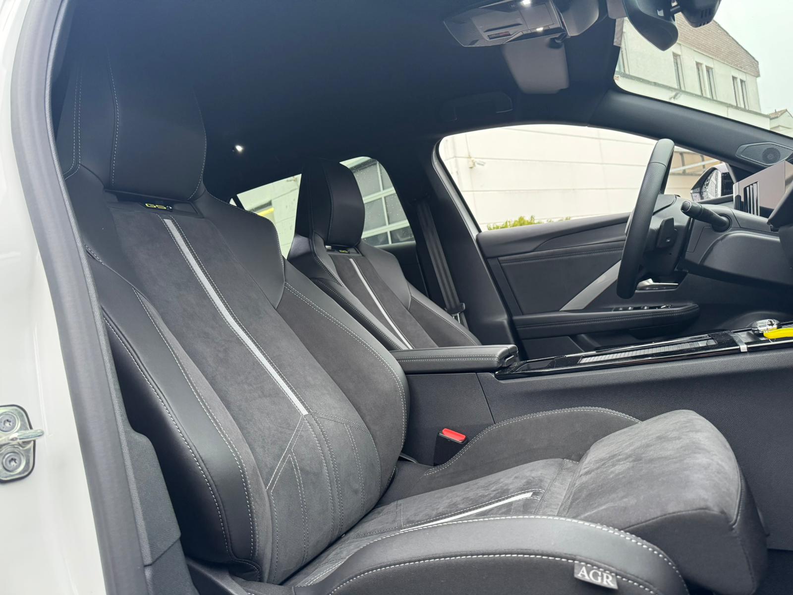OPEL Astra Sports Tourer 1.6 PHEV Turbo GSe-image-12