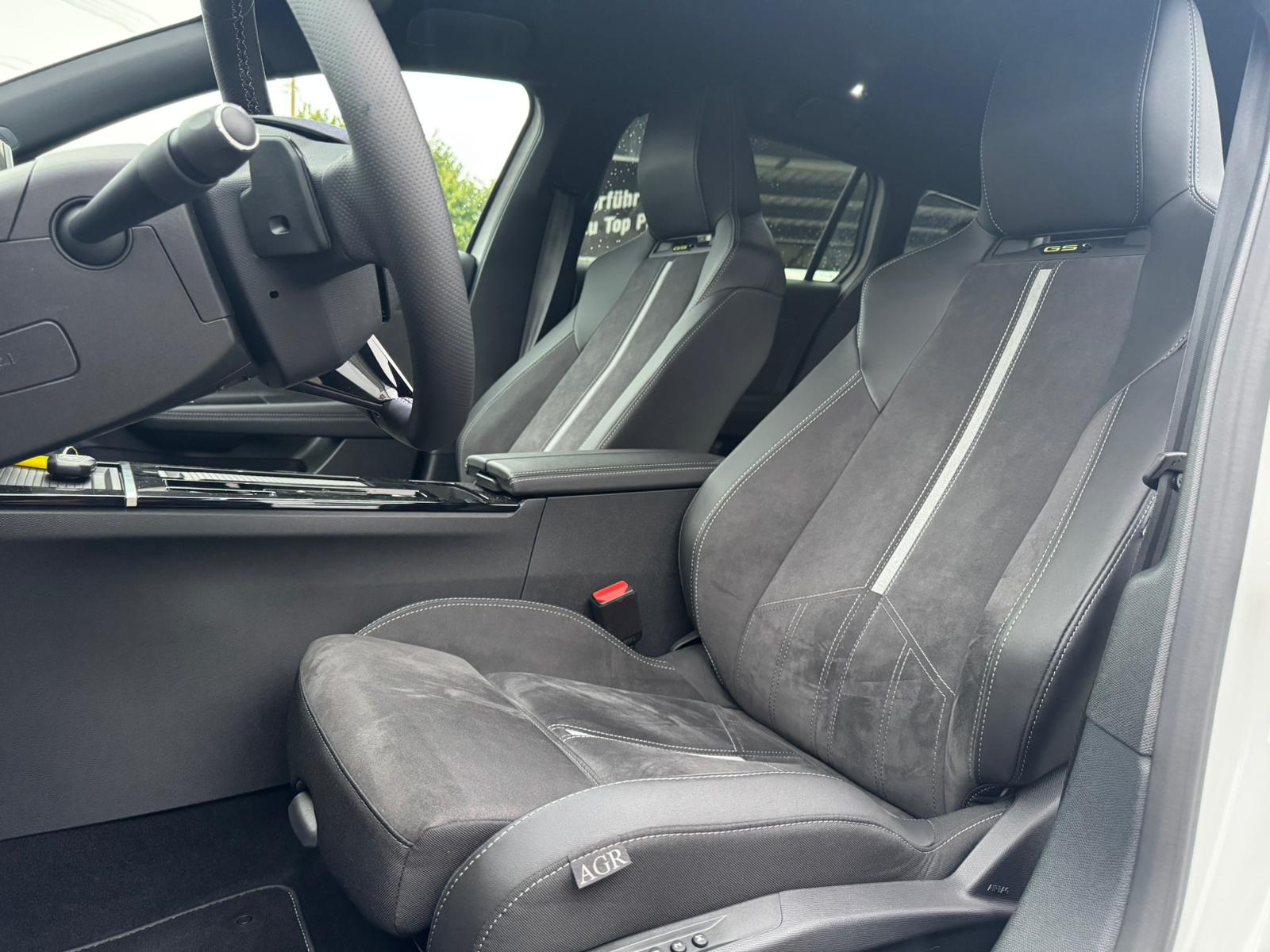 OPEL Astra Sports Tourer 1.6 PHEV Turbo GSe-image-11